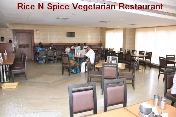 Restaurant/places to eat in Raya's Grand