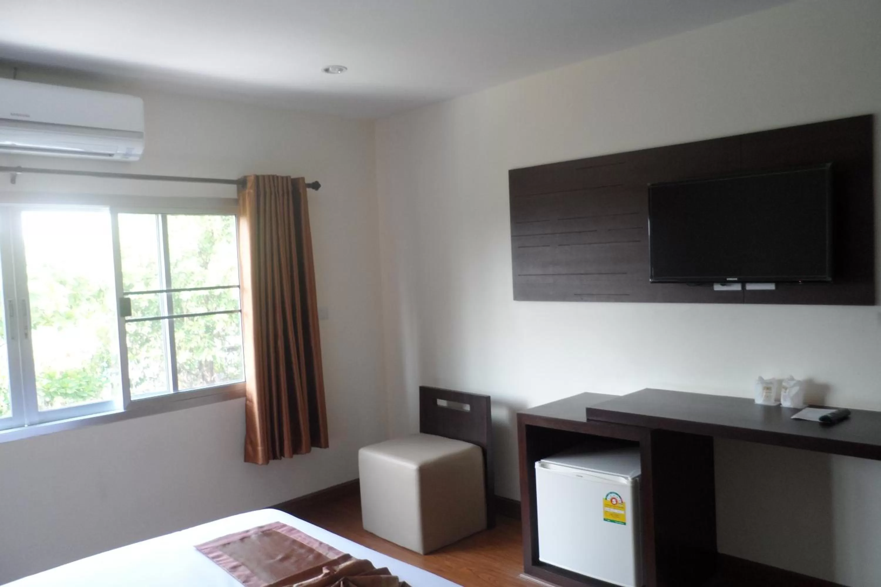 TV and multimedia, Bed in Pangviman Place Resotel SHA Plus