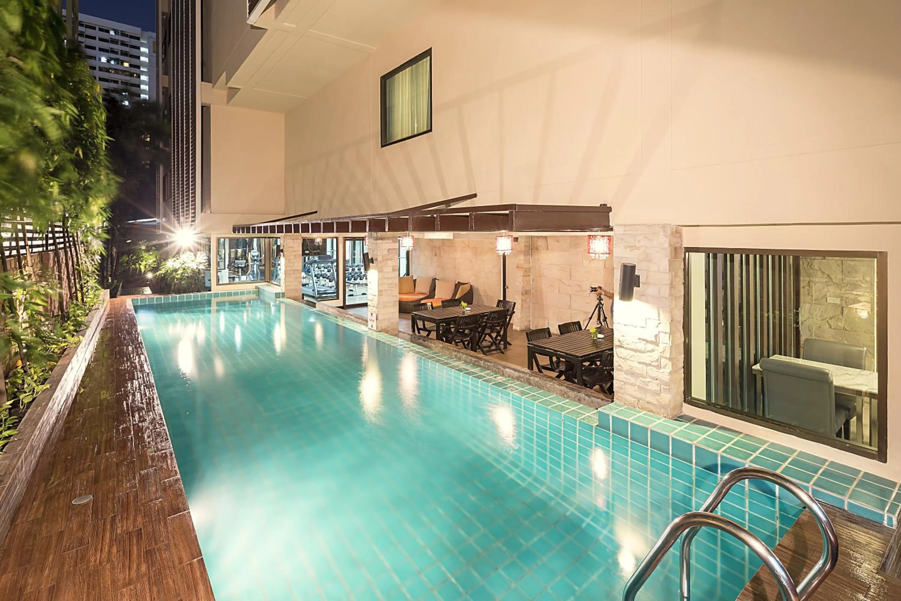 Swimming pool in Aspen Suites Hotel Sukhumvit 2