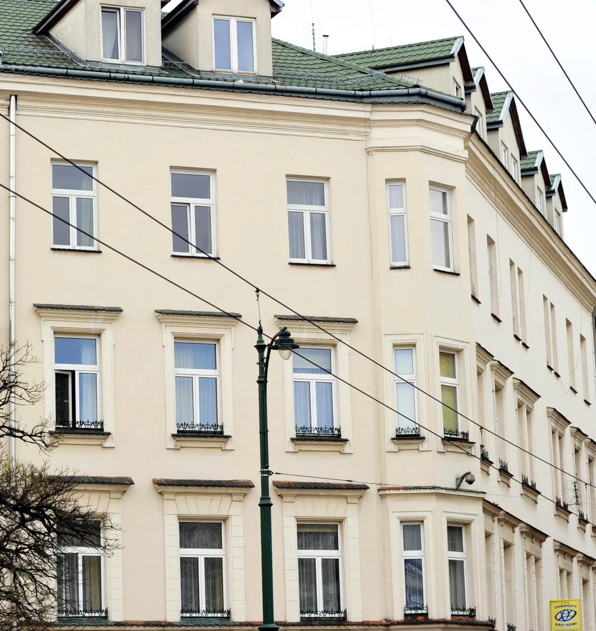 Property building in Kosmopolita Apartments