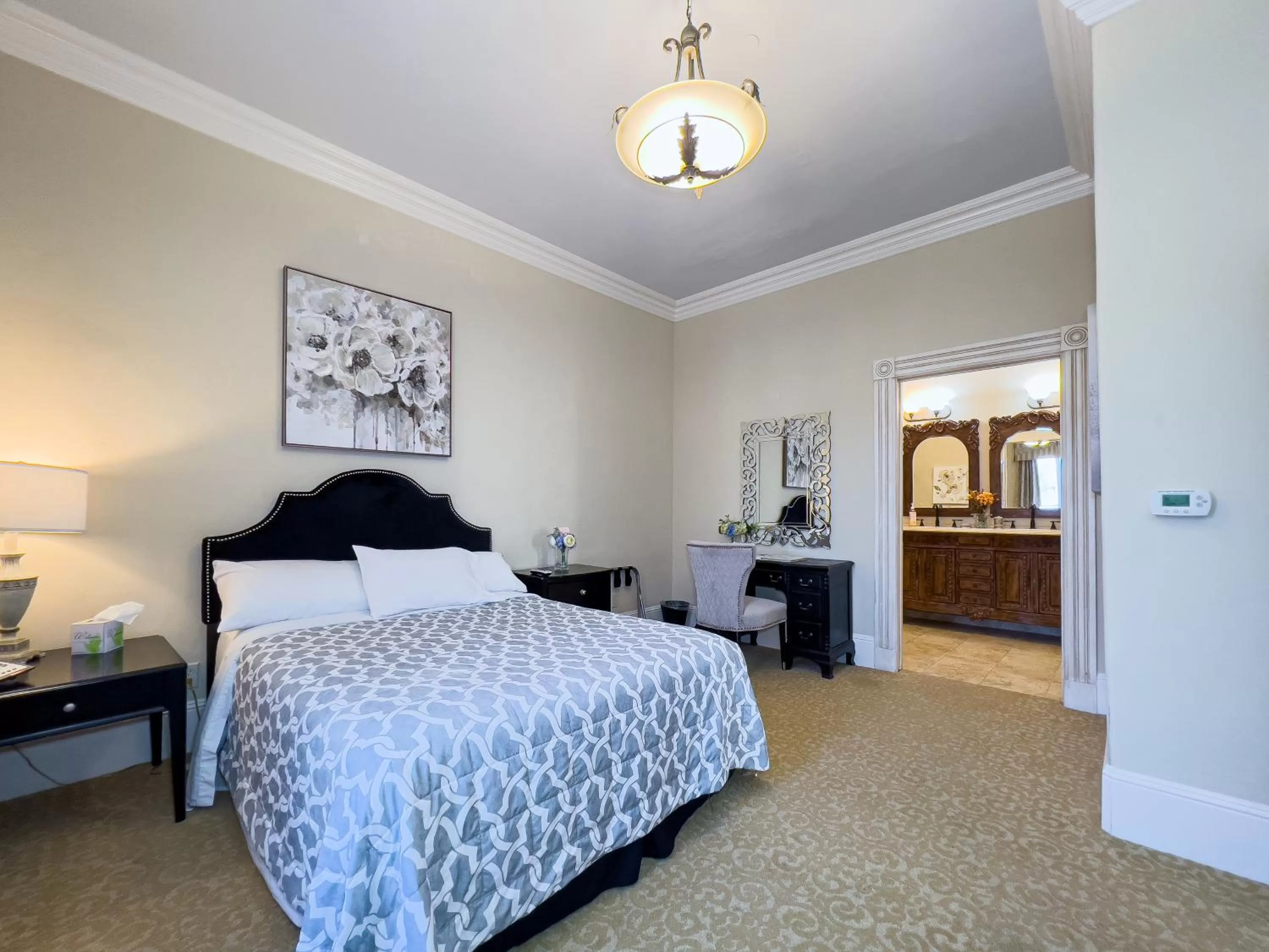 Bedroom, Bed in Chateau Coralini