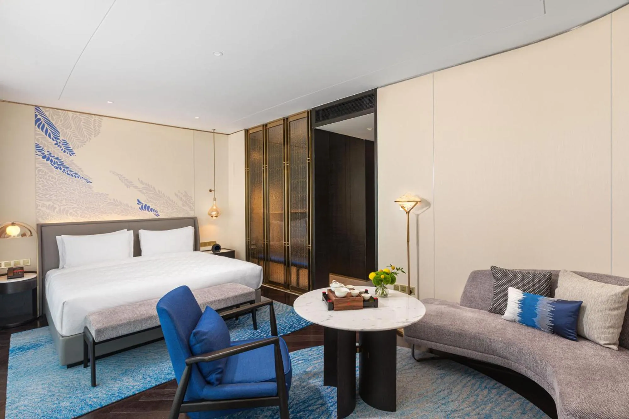 Bed in HUALUXE Shanghai Changfeng Park - Park Lake View