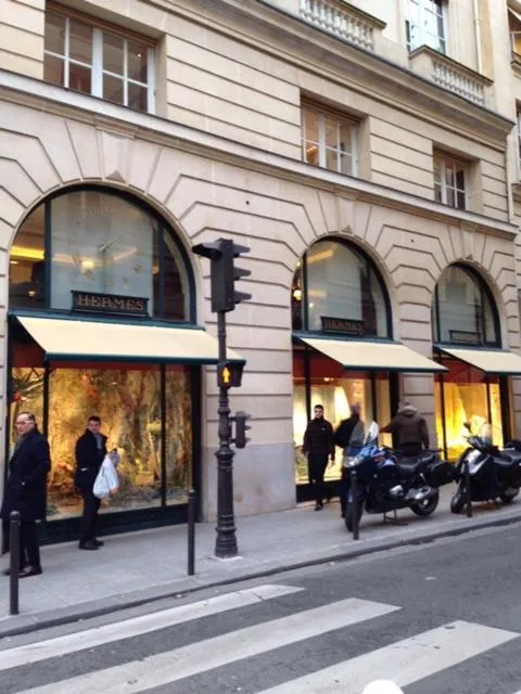 Shopping Area in HOTEL ALISON