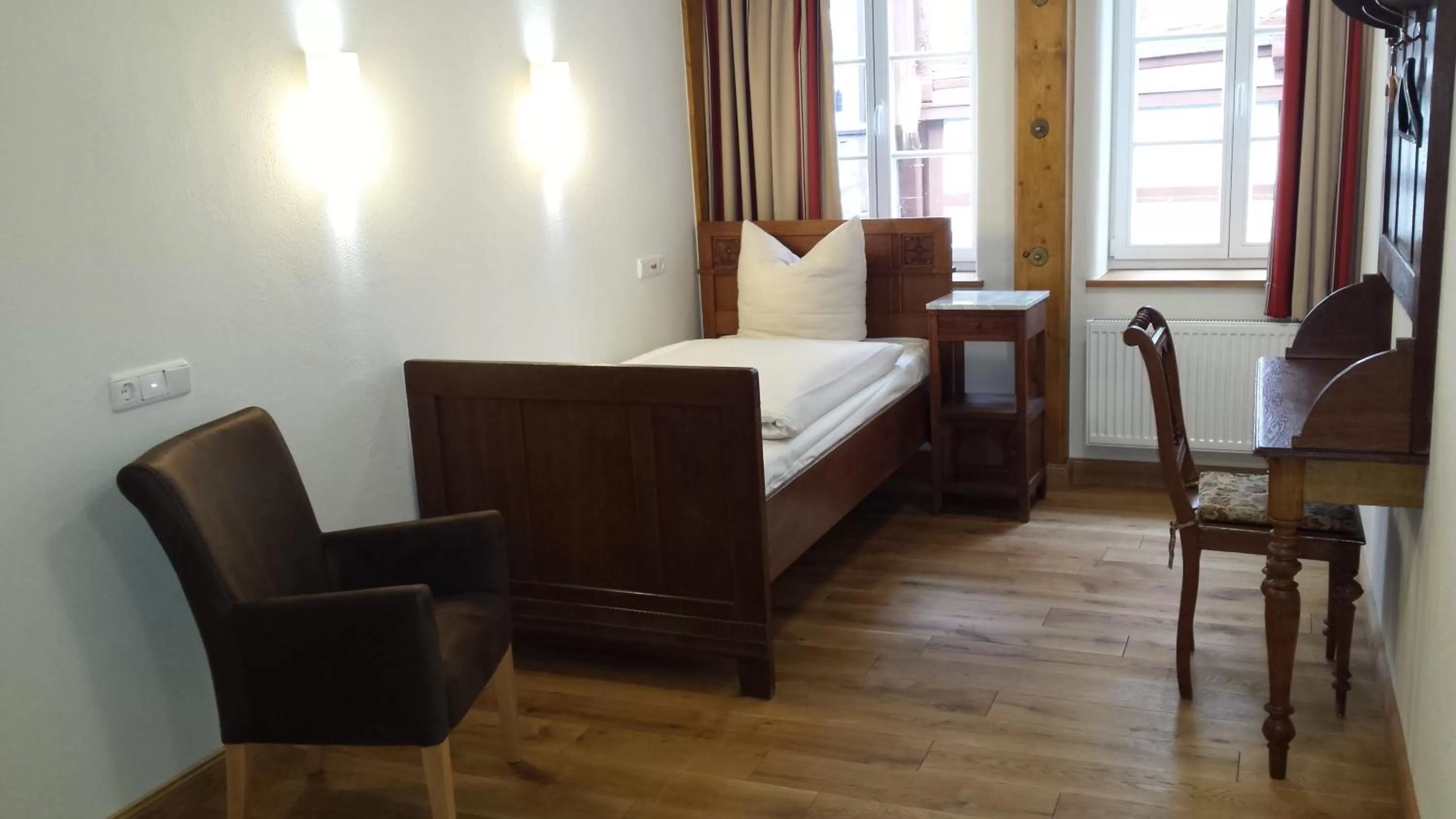 Photo of the whole room, Bed in Fachwerk-Hotel Eisenbart