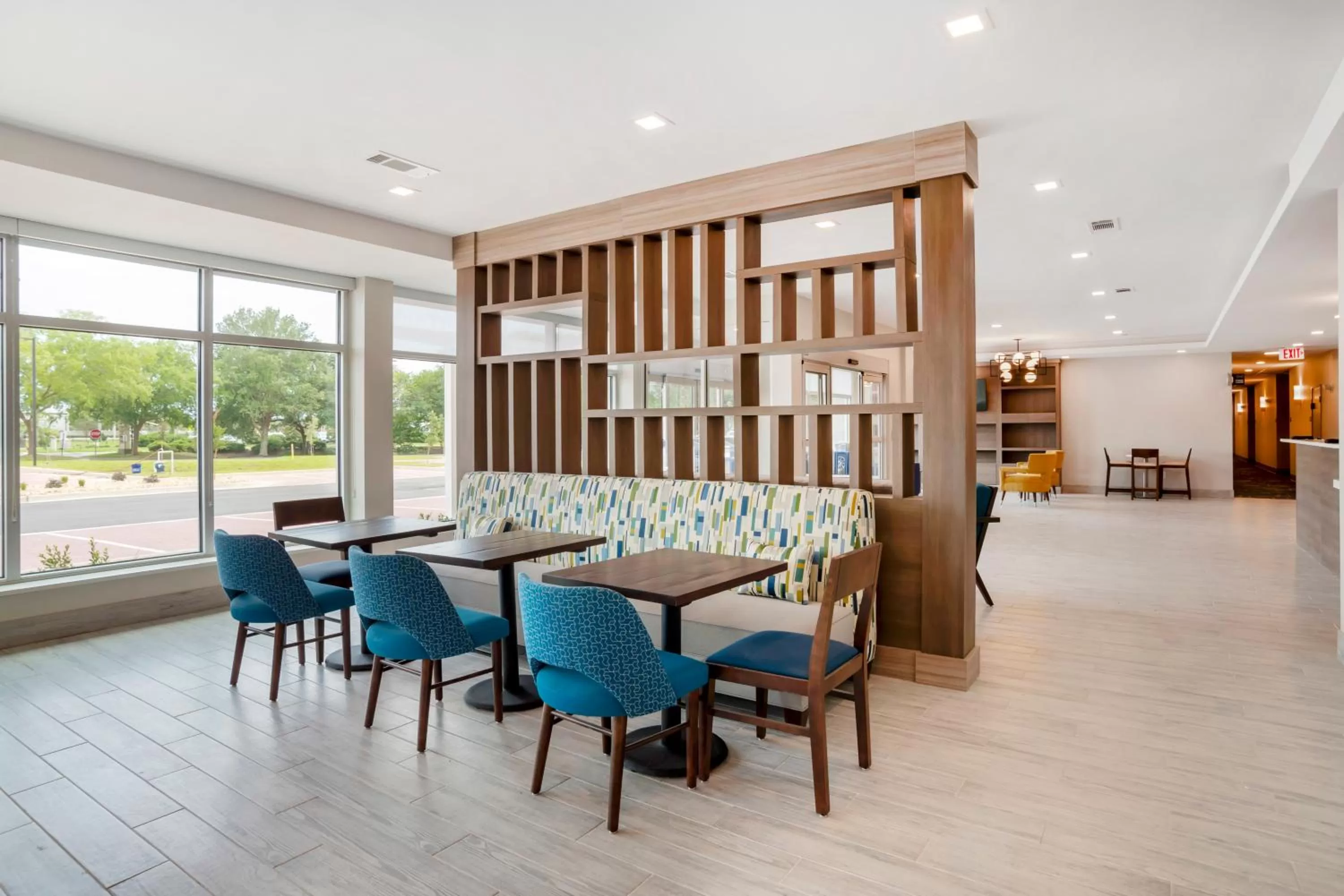 Breakfast in Comfort Inn & Suites Destin near Henderson Beach