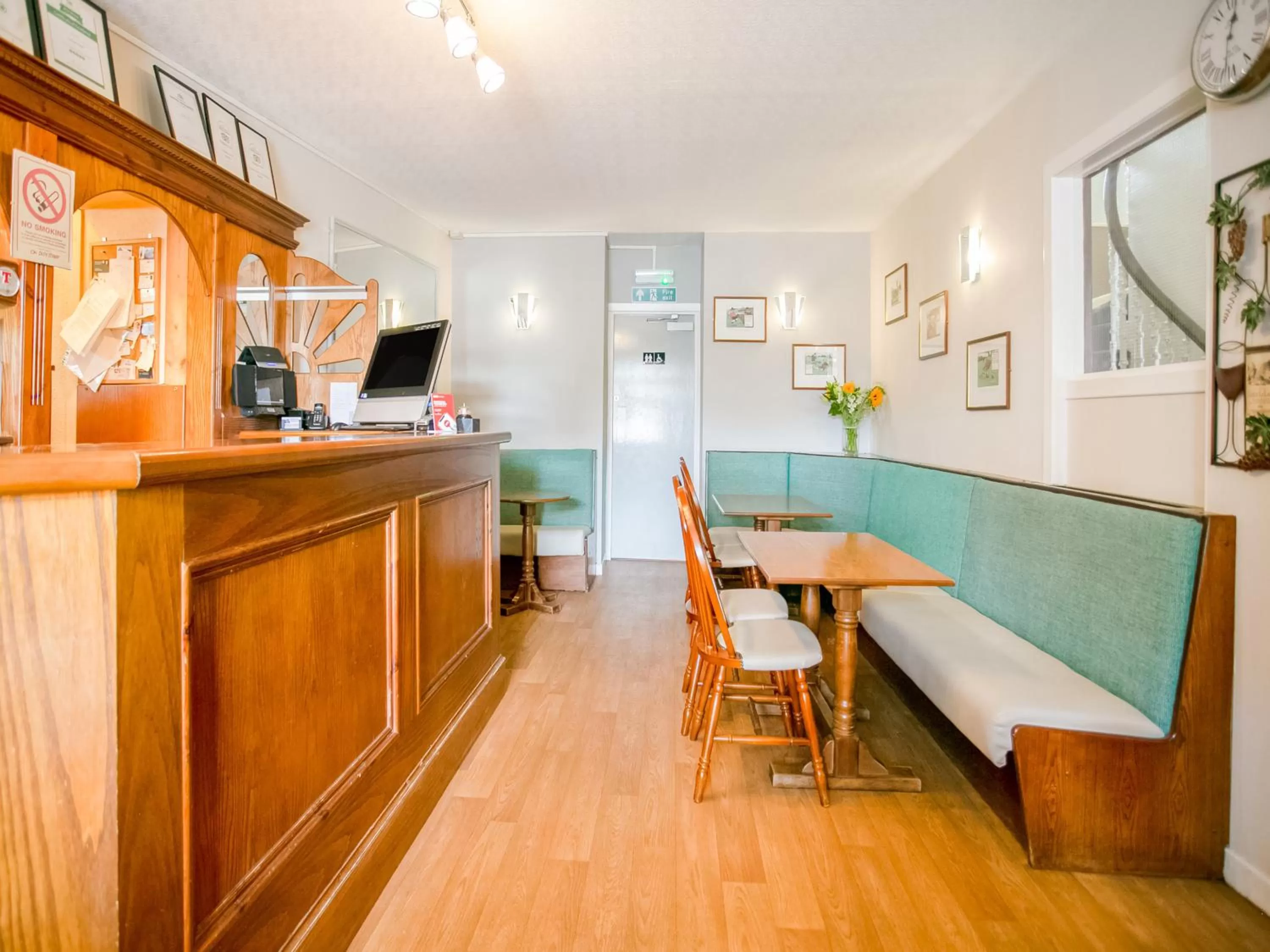 Lobby or reception in Corner Hotel