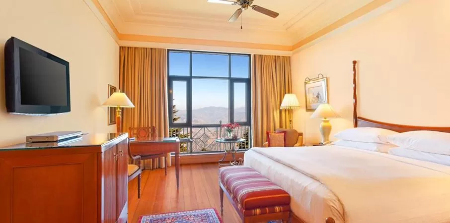 Bed in Wildflower Hall, An Oberoi Resort, Shimla