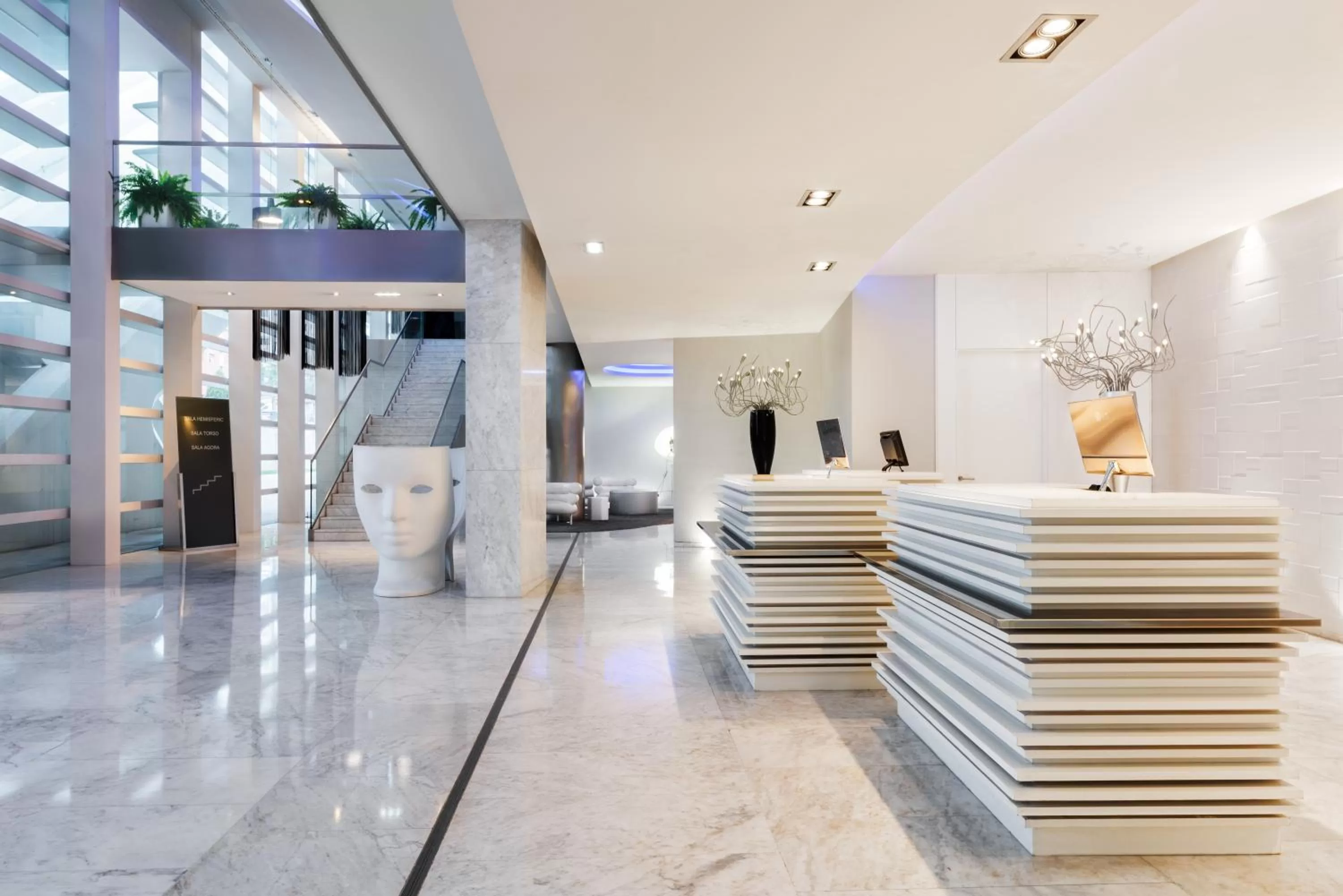 Lobby or reception in Eurostars Palacio de Cristal