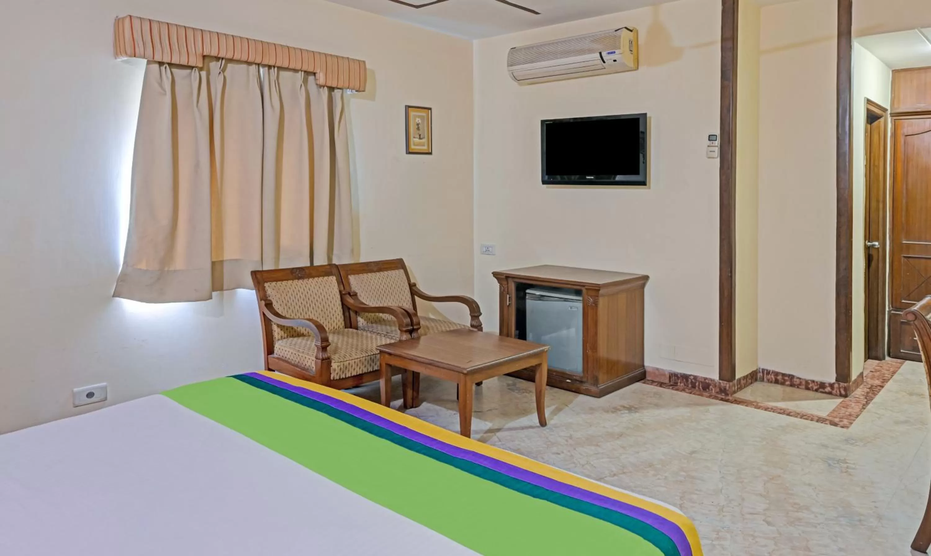 TV and multimedia, Bed in Itsy By Treebo - Auzone & Spa