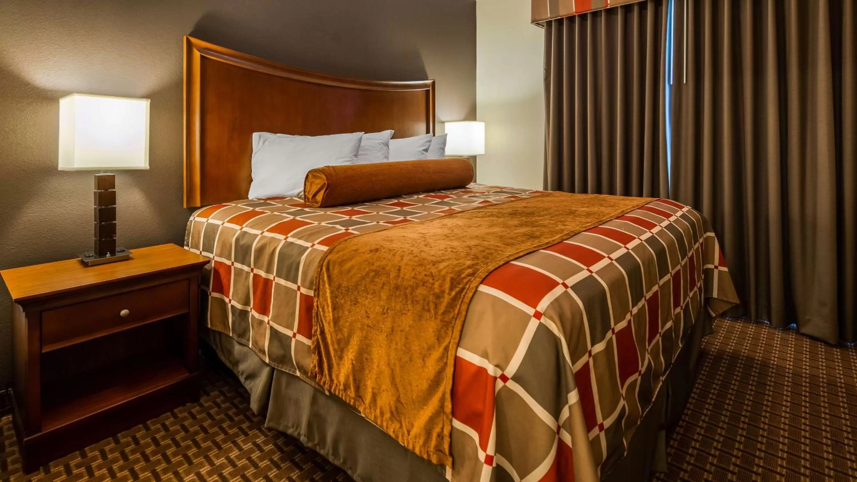 Bed in Best Western Plus Easton Inn & Suites