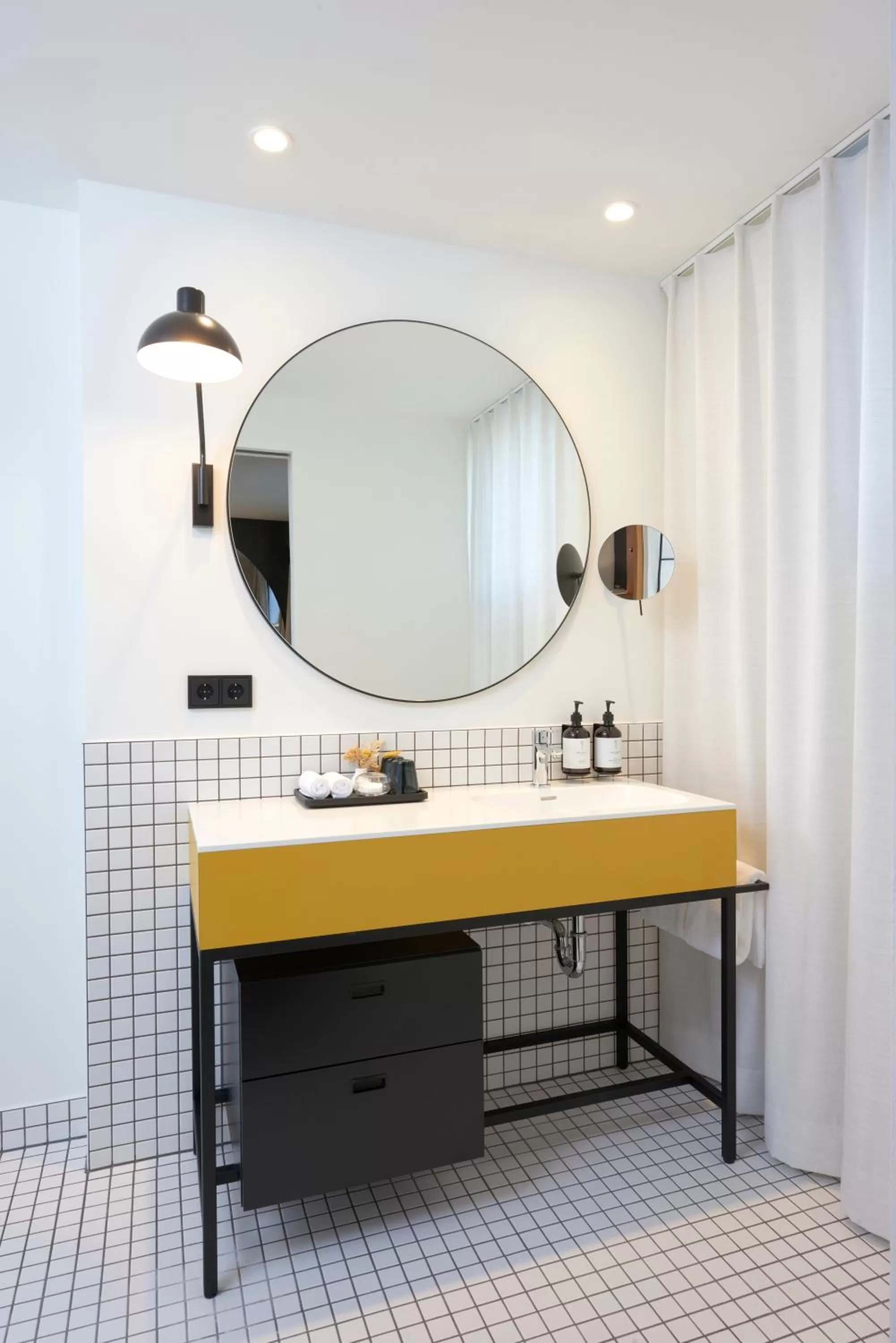 Bathroom in HOtello Schwabing