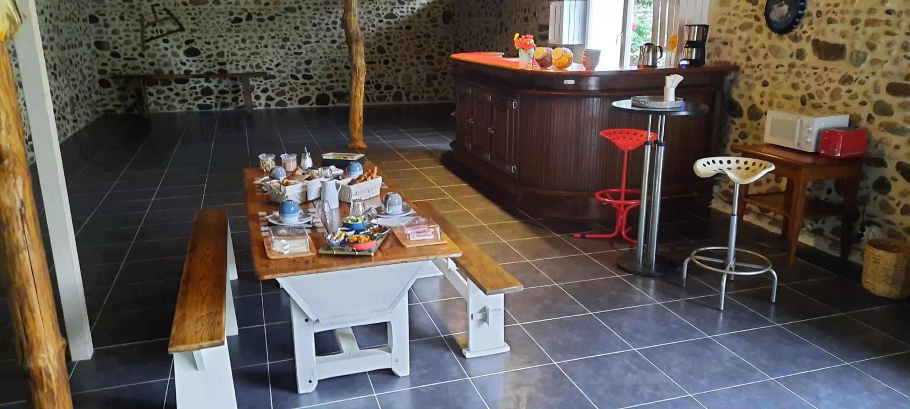 Restaurant/Places to Eat in La Ferme aux Fleurs