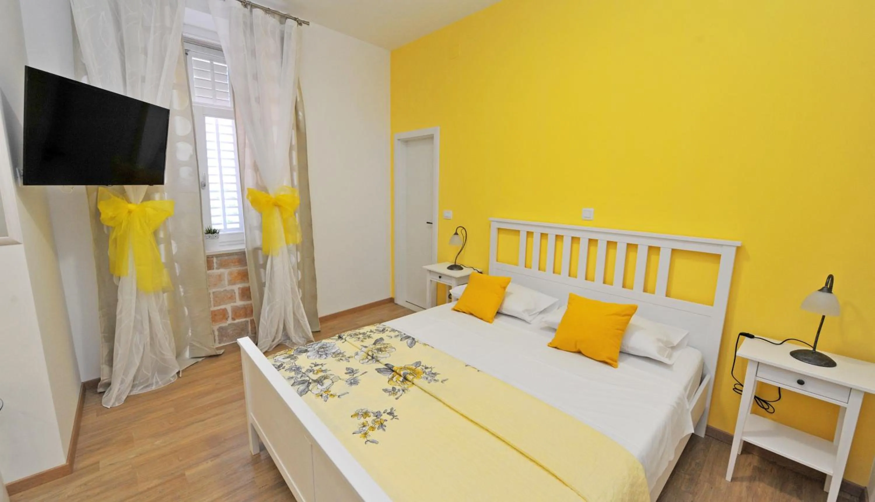 Bed in Luxury Rooms Nirvana