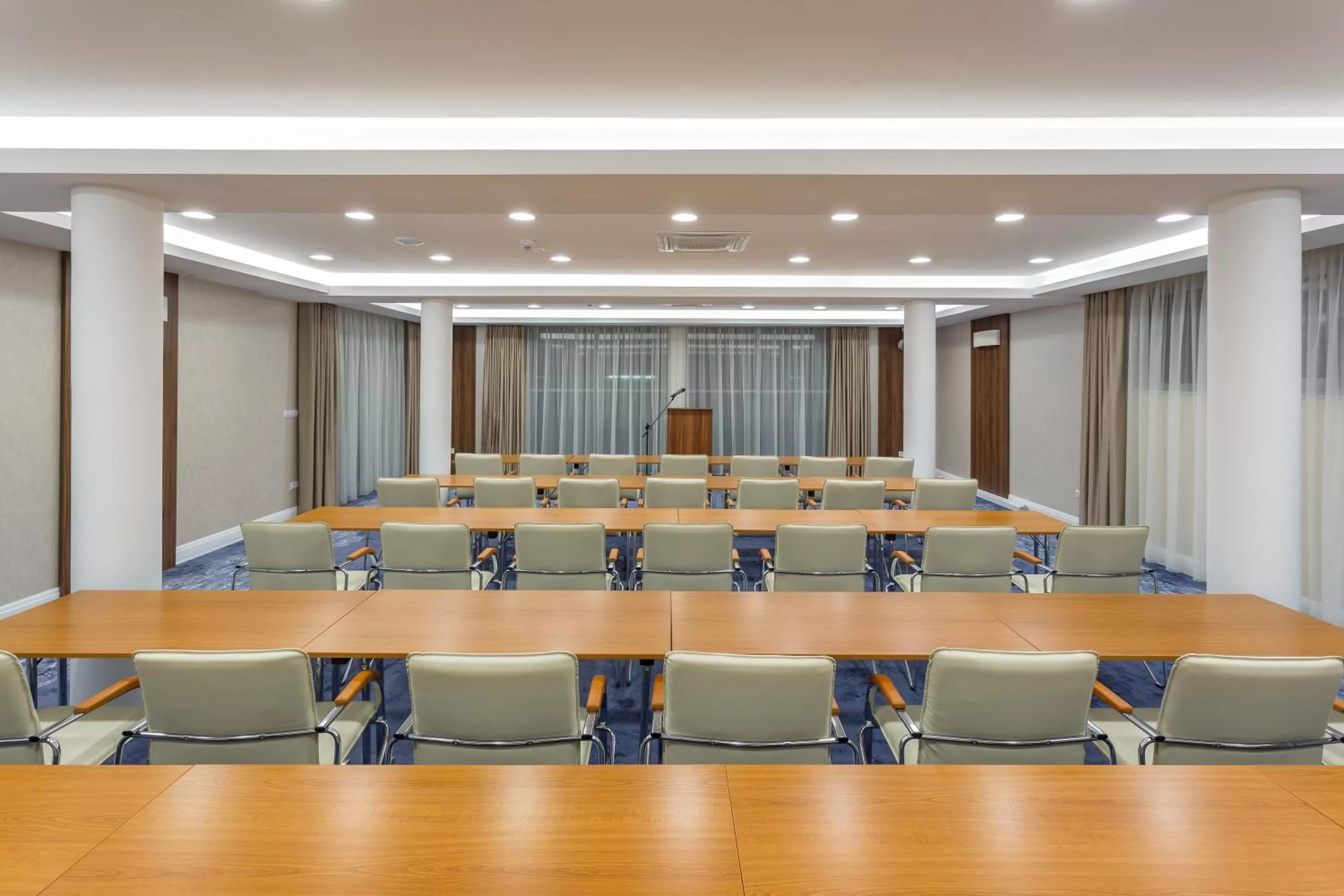 Banquet/Function facilities in Outlet Hotel Polgár