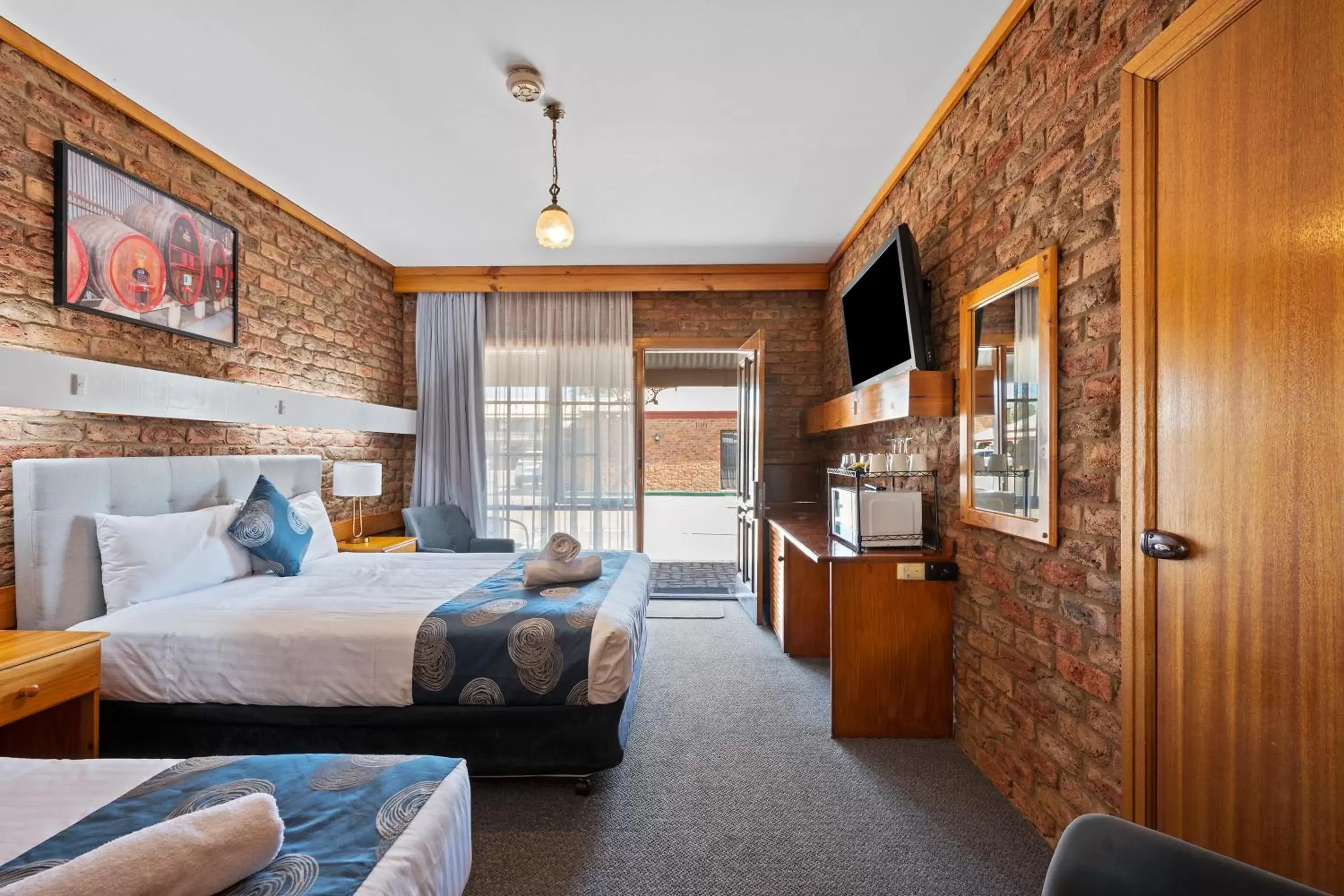 Standard Triple Room in The Settlement Historic Hotel Standard Triple Room in The Settlement Historic Hotel