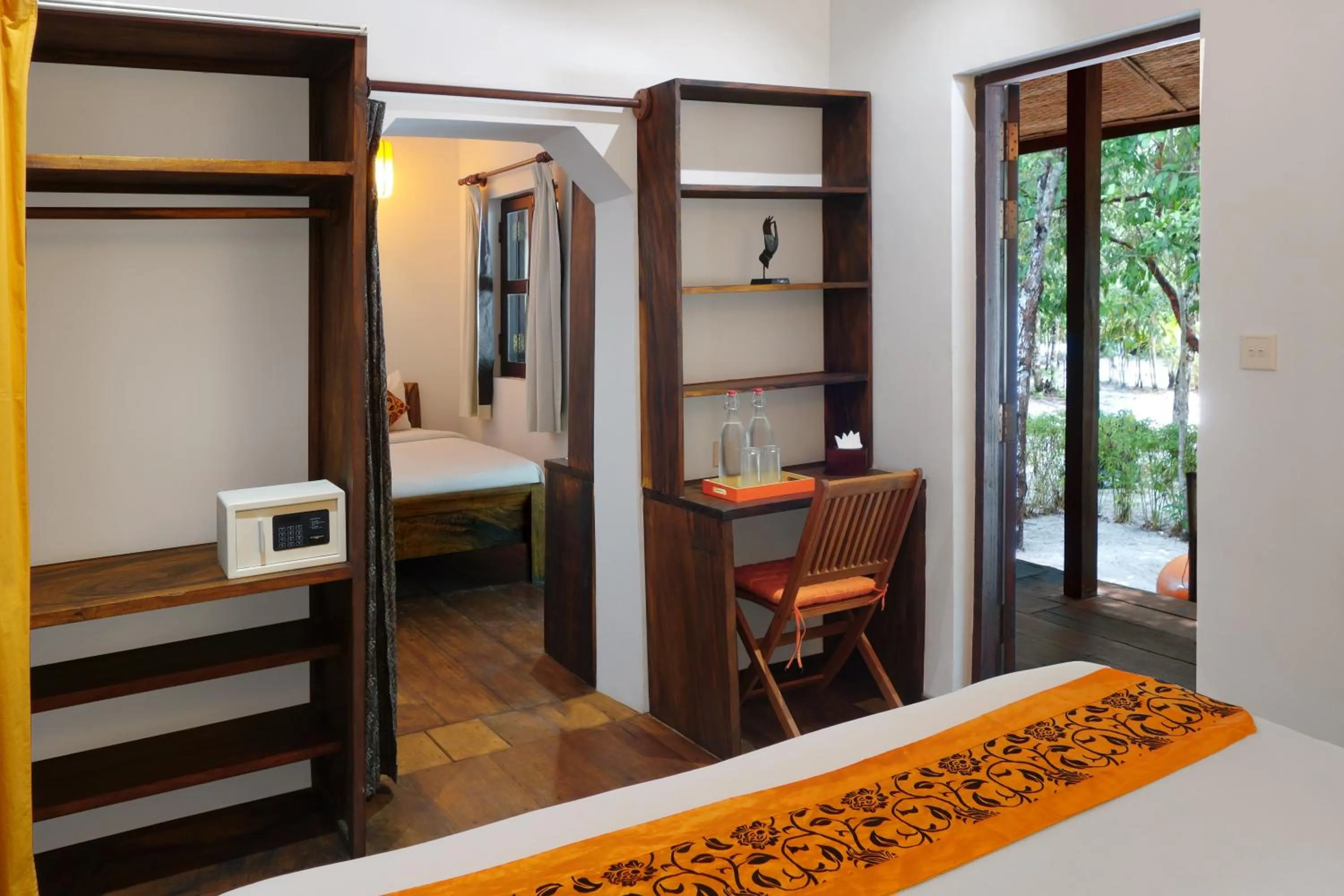 Living room, Bed in Sok San Beach Resort