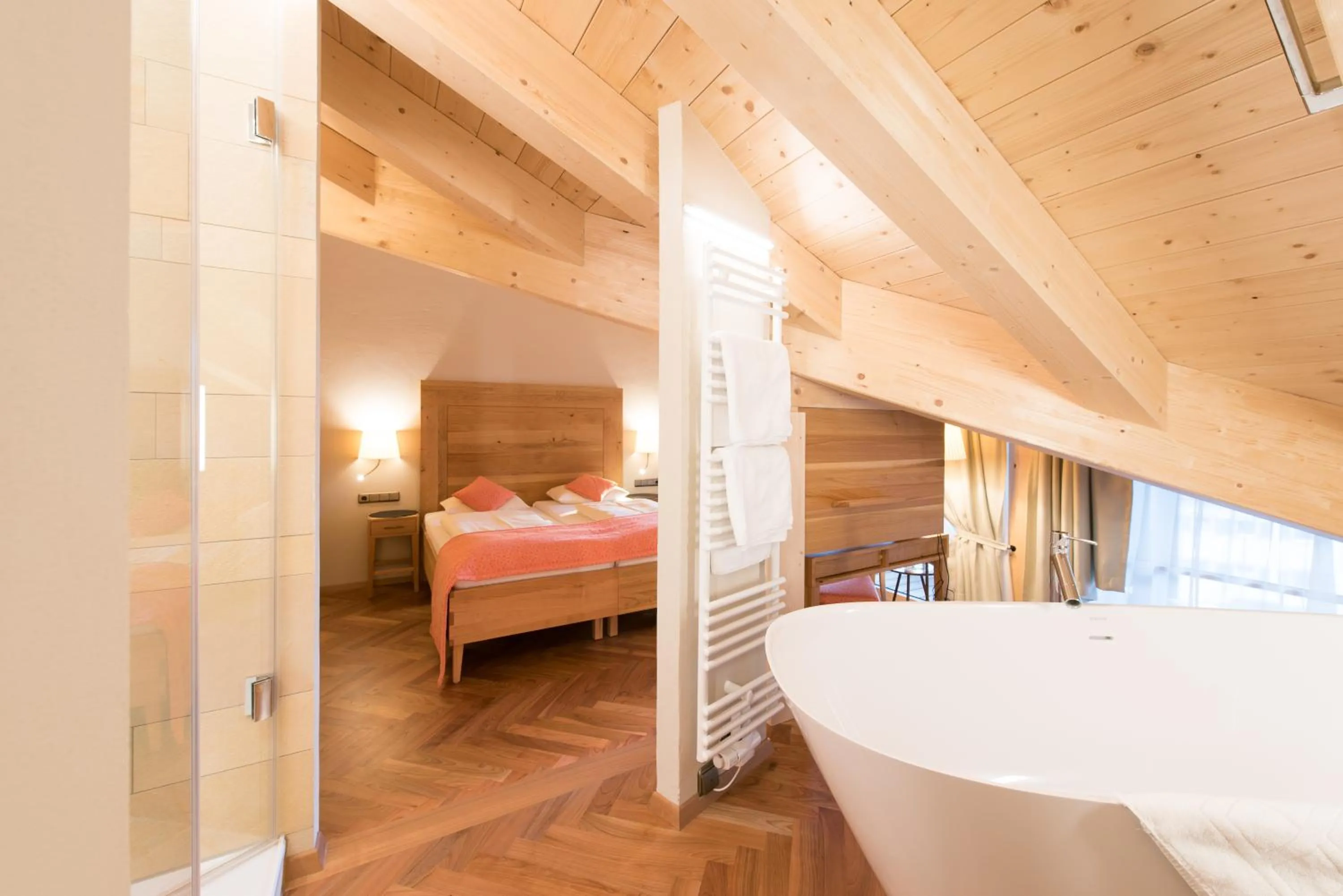Property building, Bed in Biohotel Garmischer Hof