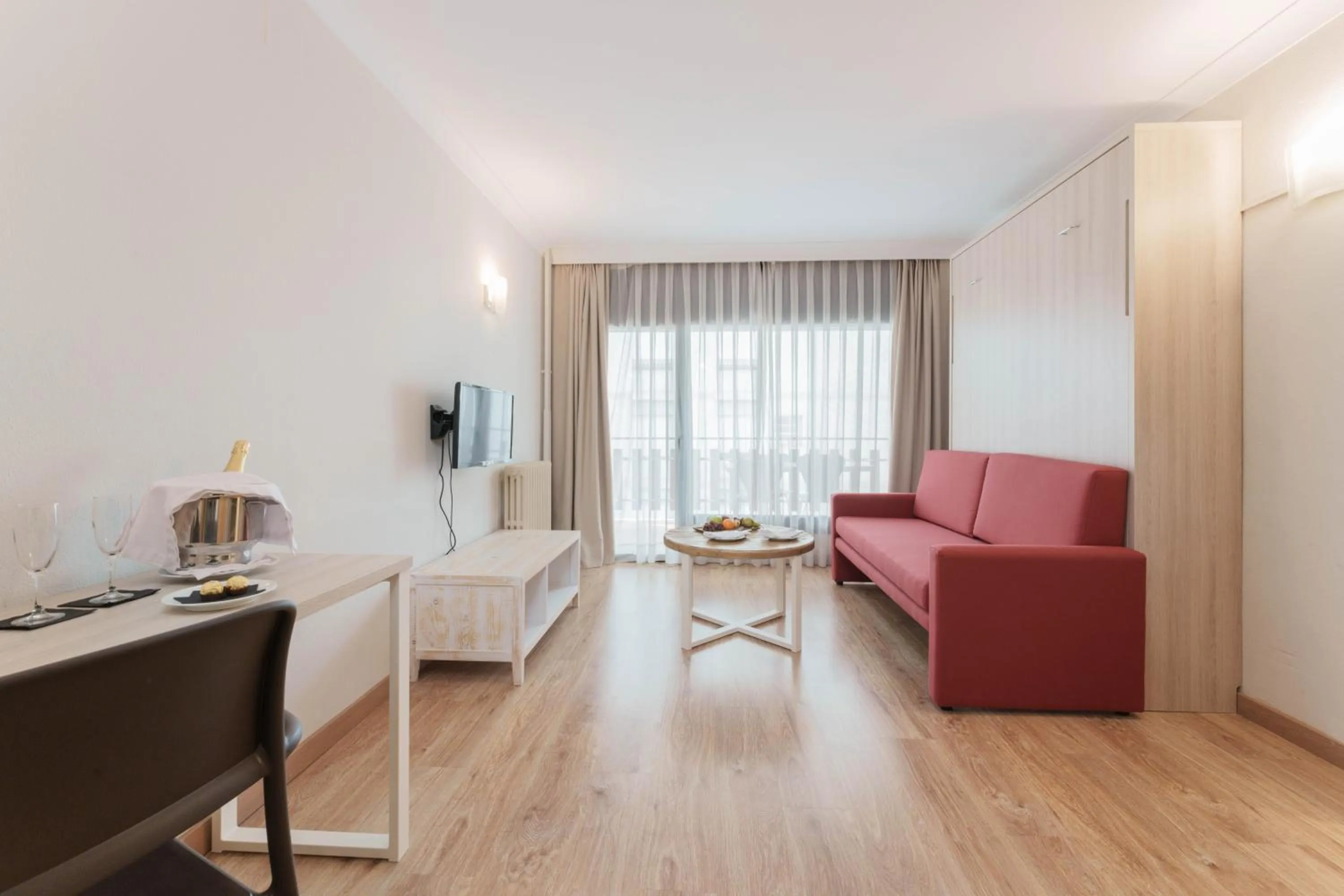 TV and multimedia, Bed in Hotel & Aparthotel Cosmos