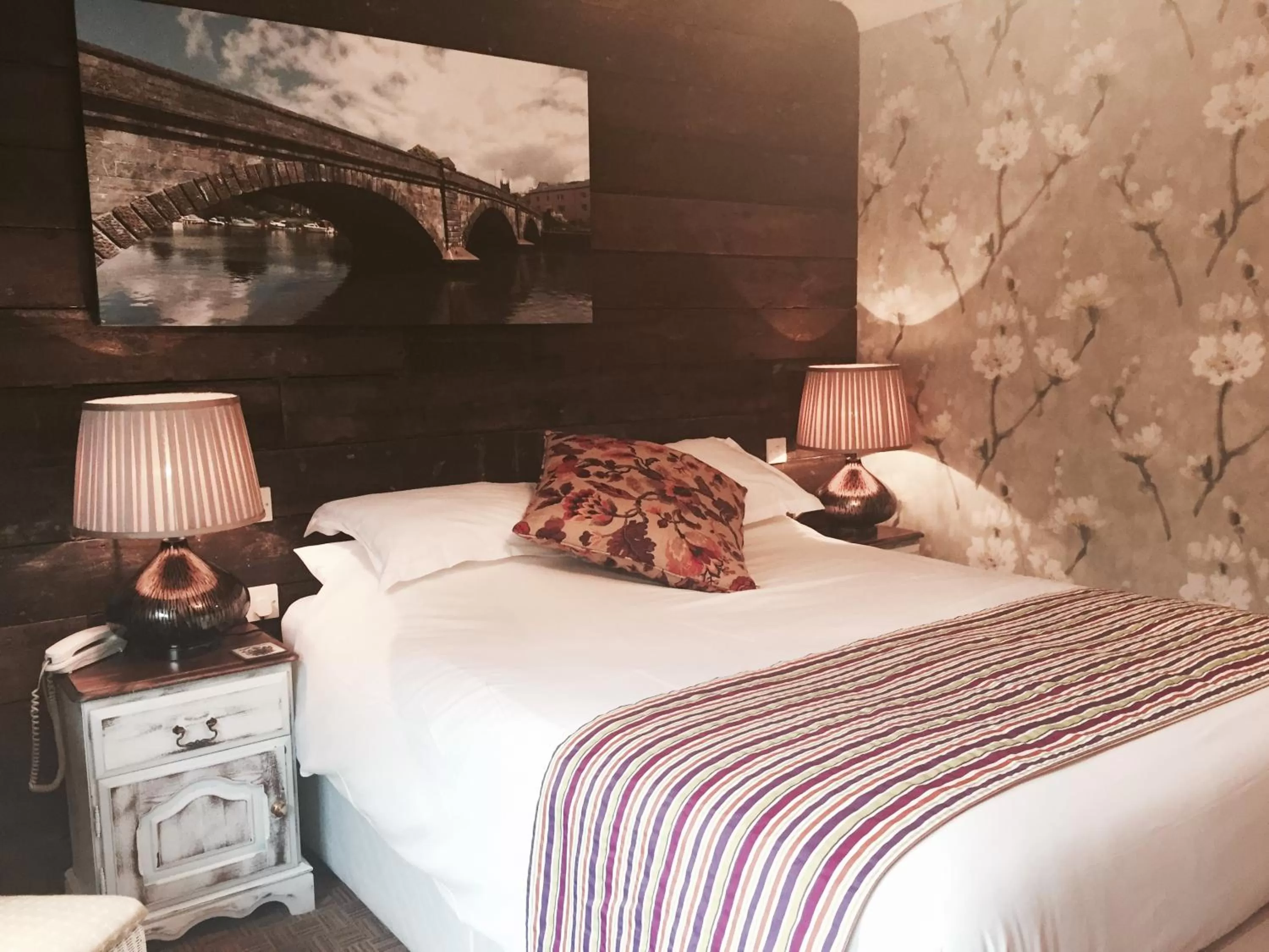 TV and multimedia in The Waterman's Arms