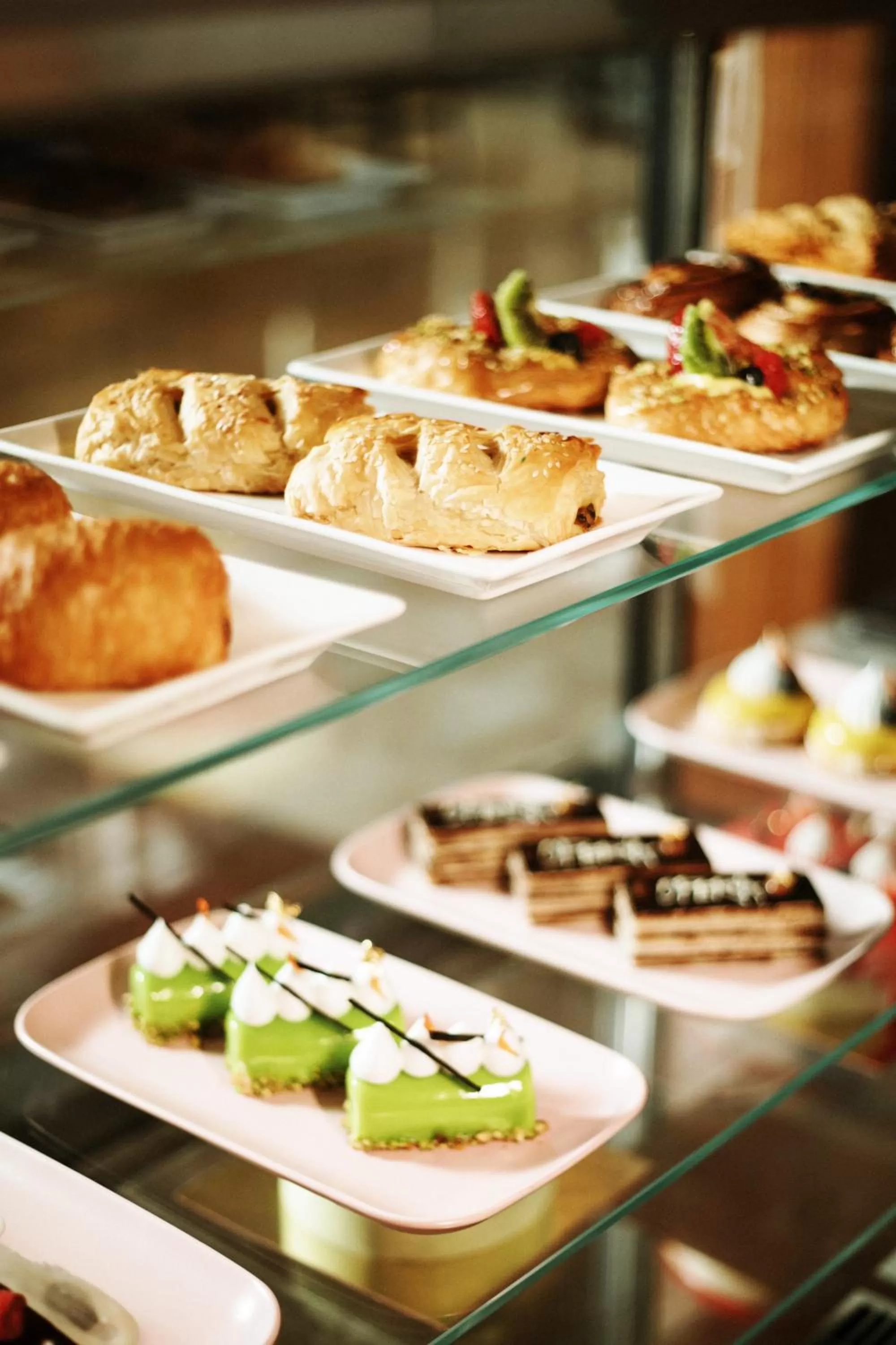 Restaurant/places to eat in Courtyard by Marriott Navi Mumbai