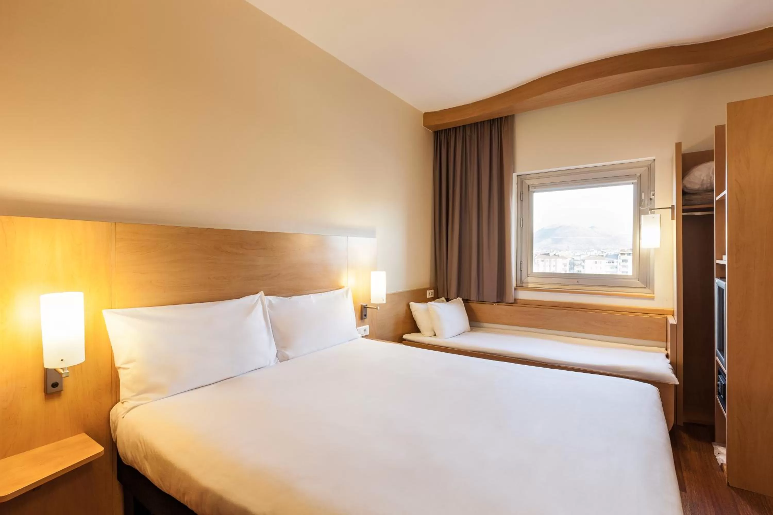 Photo of the whole room, Bed in ibis Antofagasta