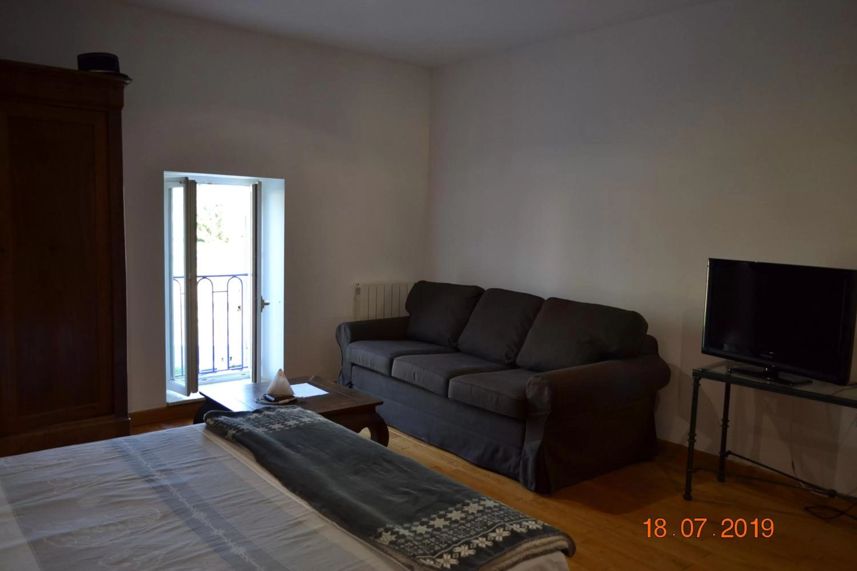 Bedroom, Bed in Les Chambres de Carreau