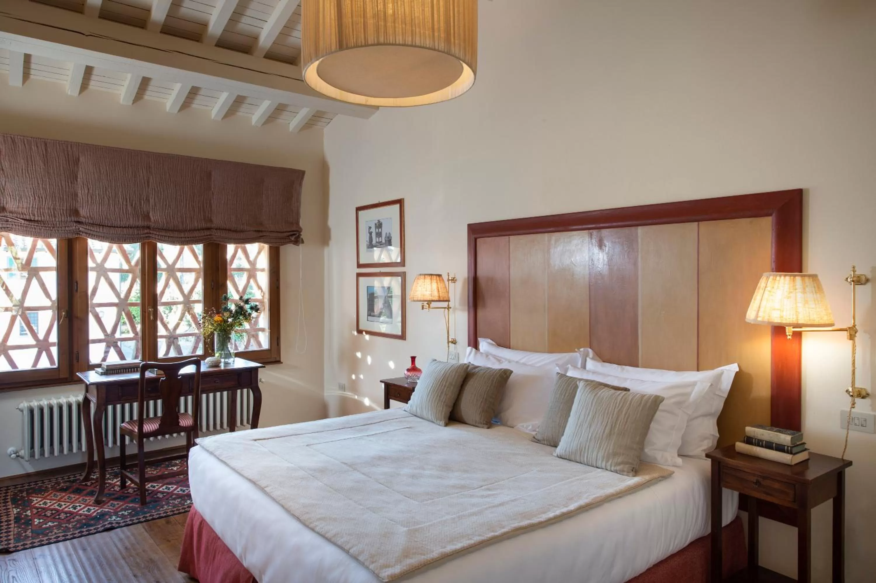 Photo of the whole room, Bed in Viesca Toscana Suites & Villas