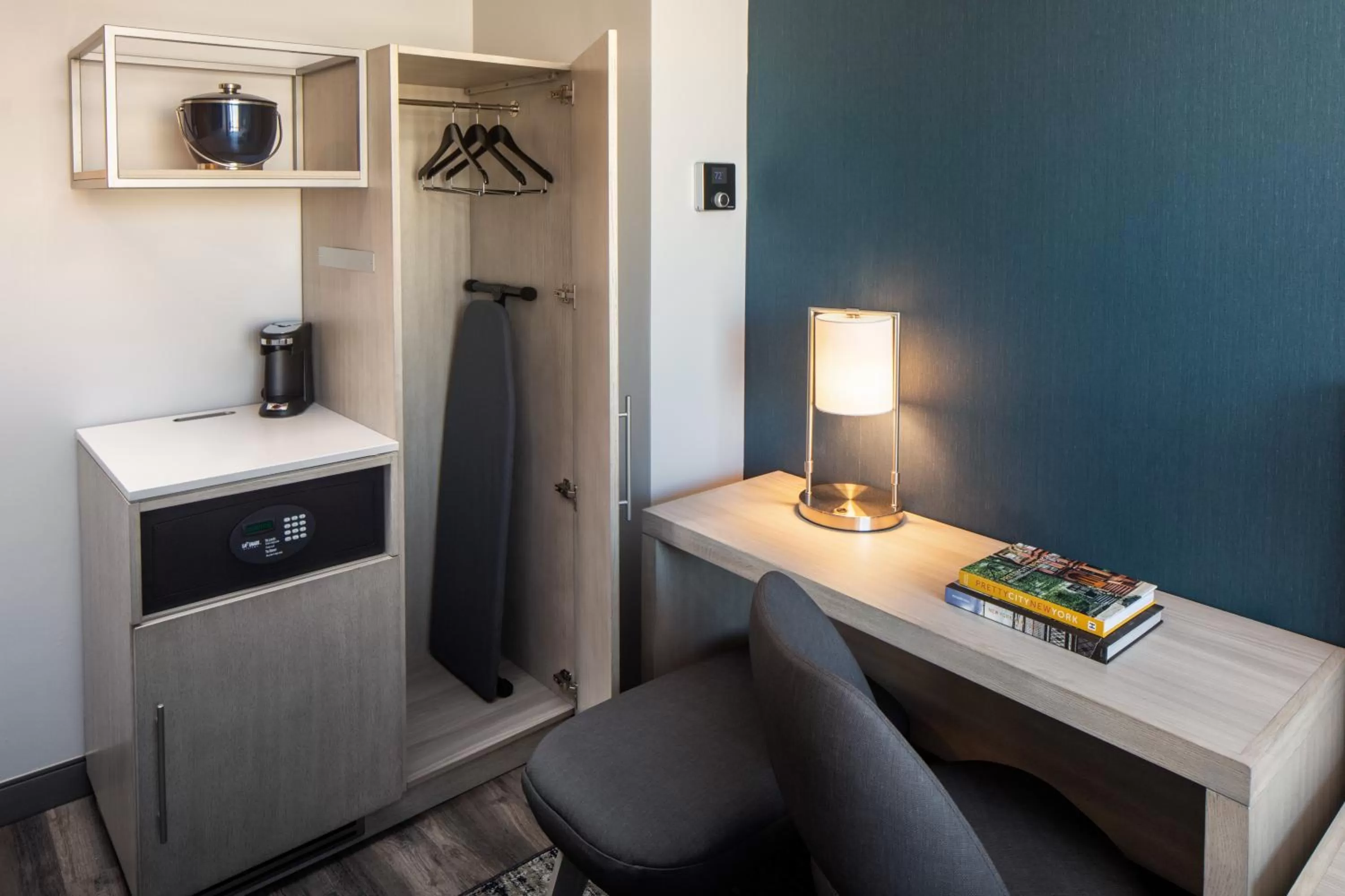 Seating area in Hyatt Place New York Chelsea