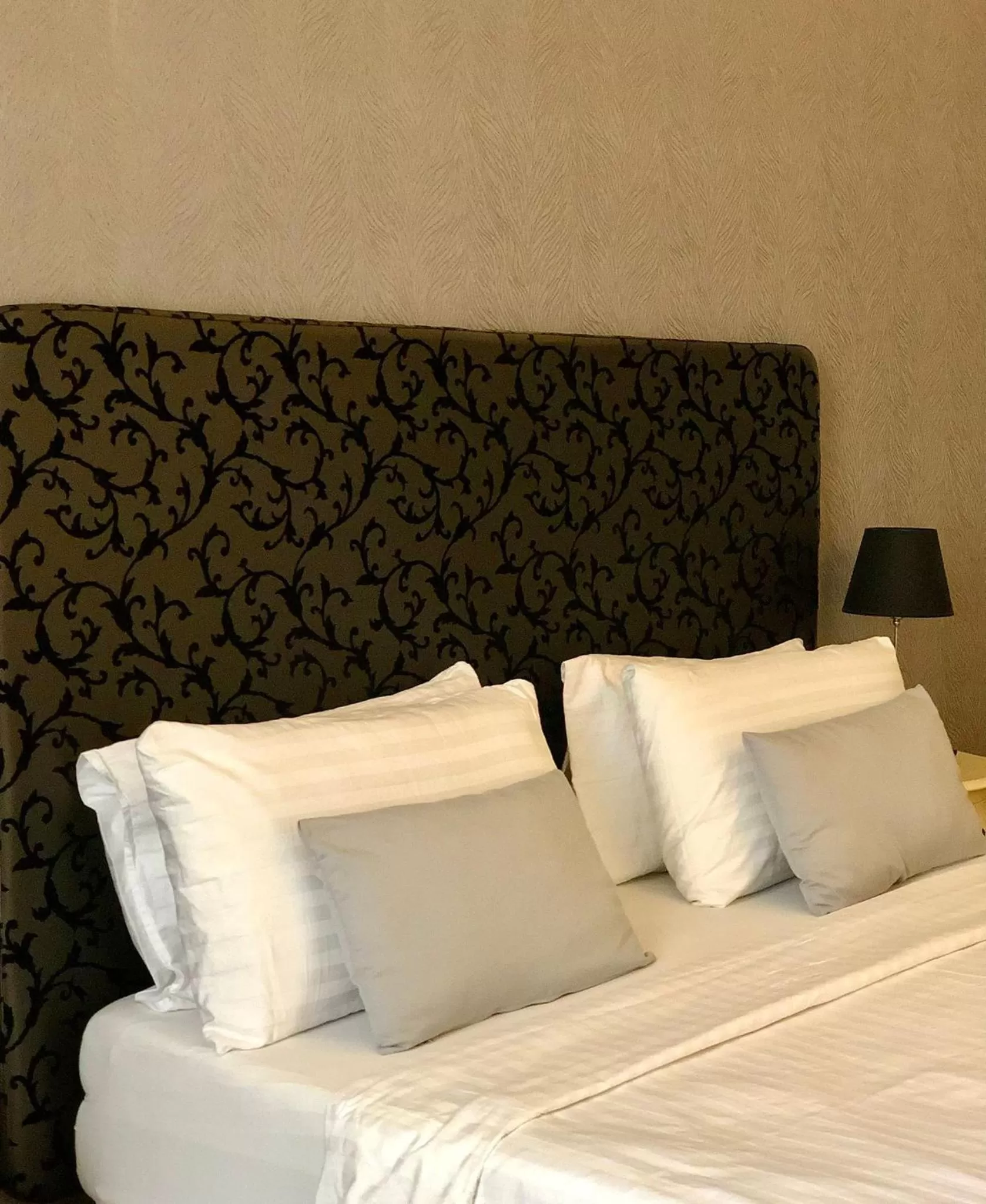 Bedroom, Bed in Dolce Vita Suites Boutique