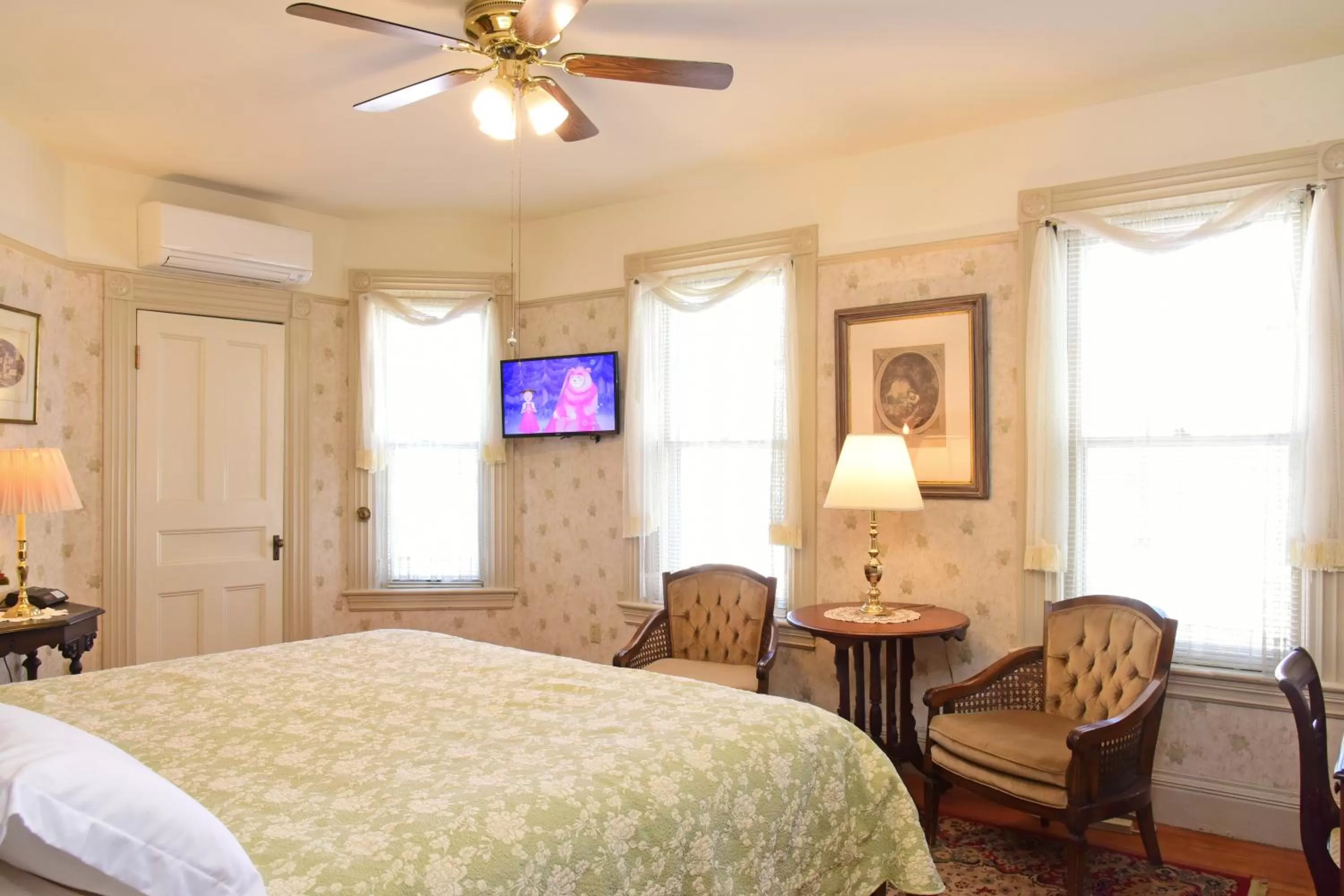 Family Suite in Wainwright Inn