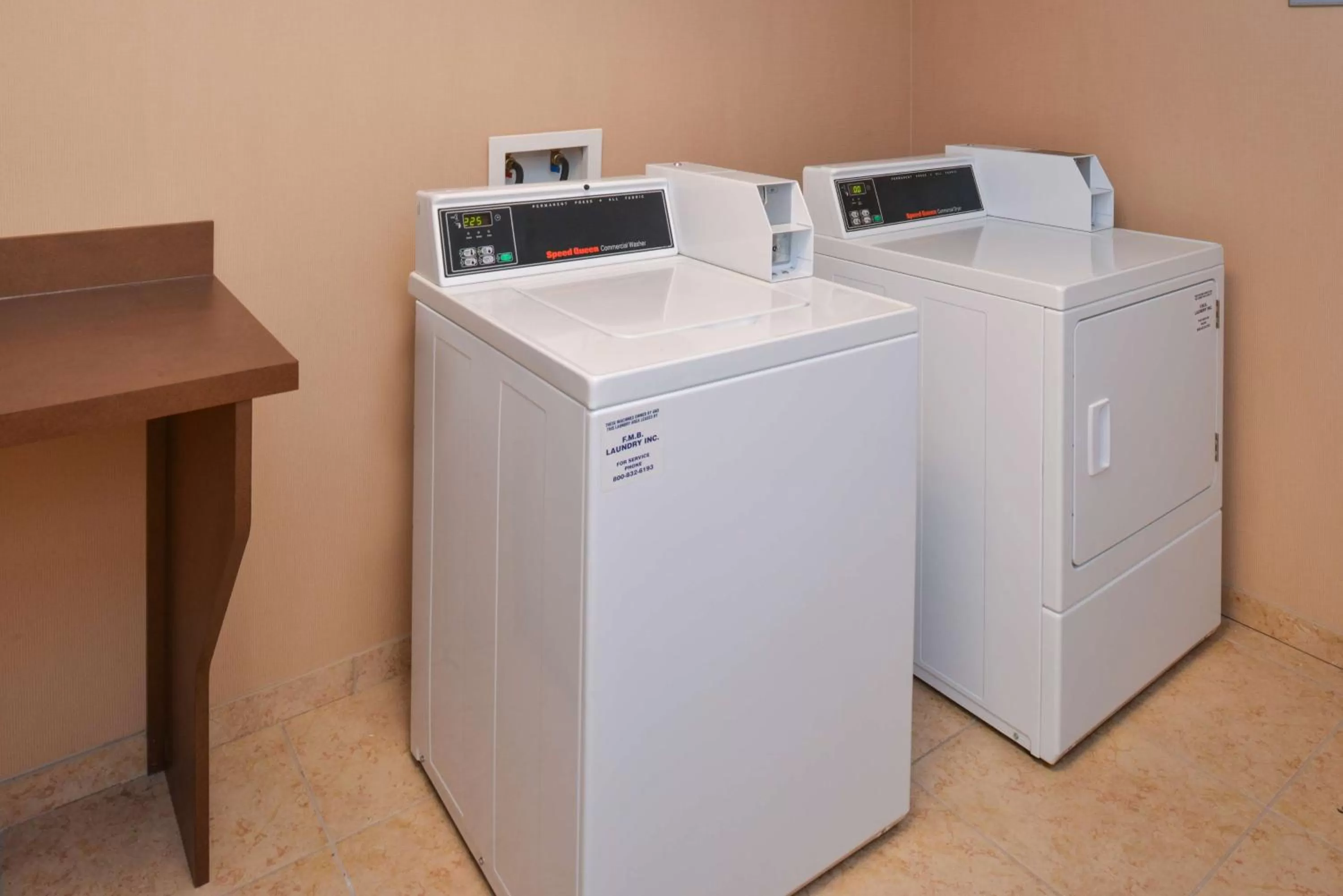 Property building in Hampton Inn Milford