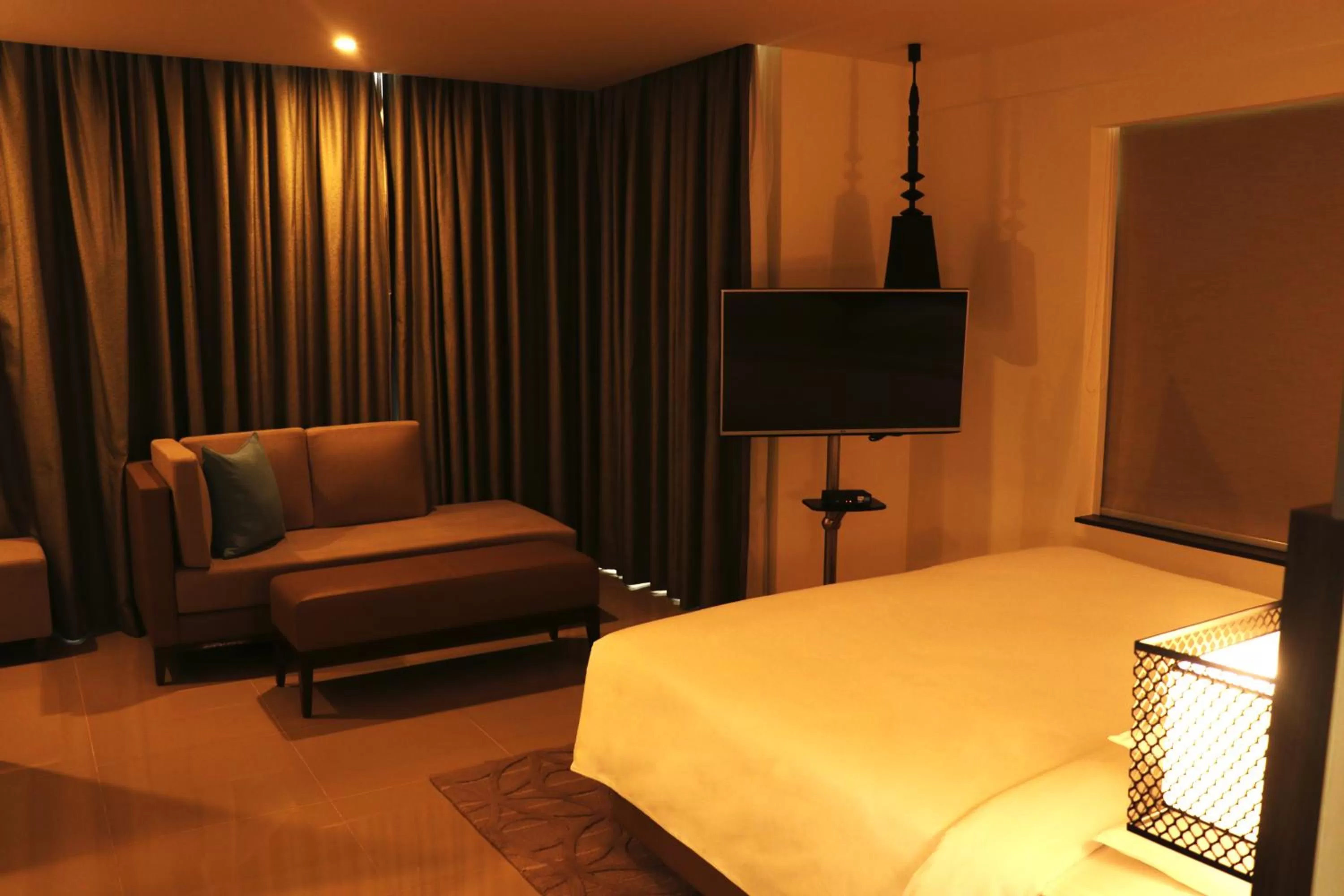 Night, Bed in The Residency Towers, Rameswaram