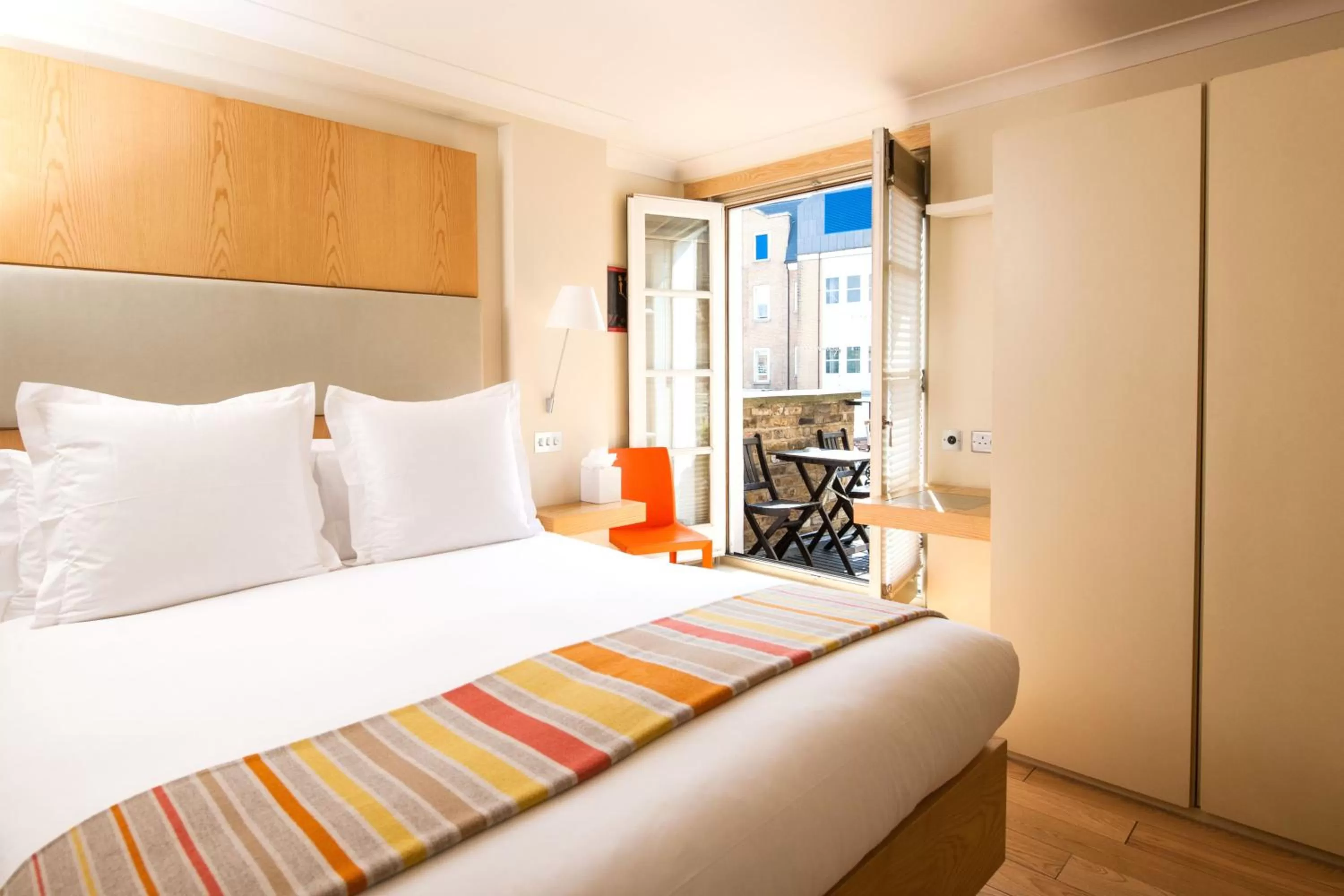 Bathroom, Bed in Sydney House Chelsea