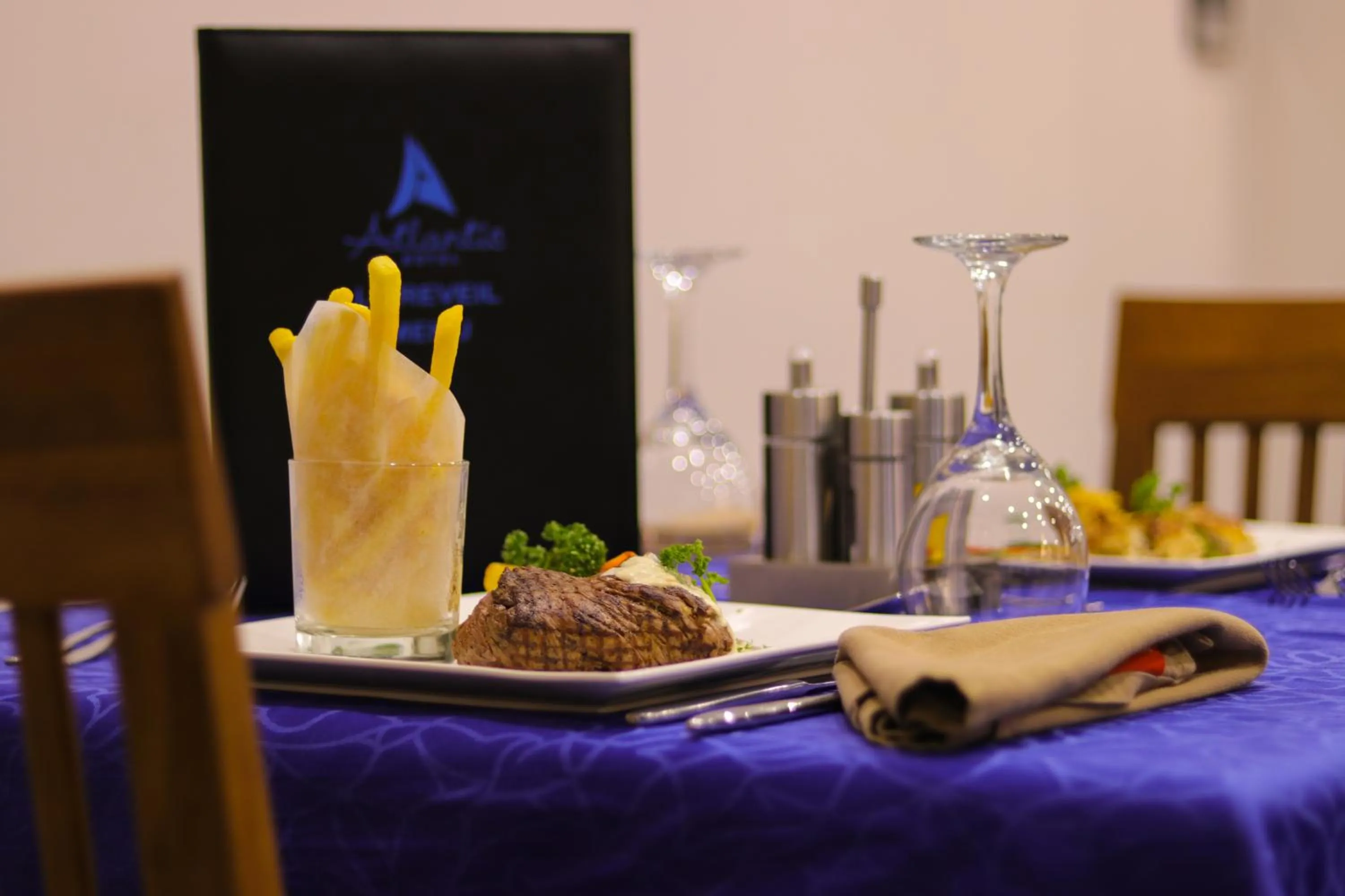 Food and drinks in Atlantic Hotel