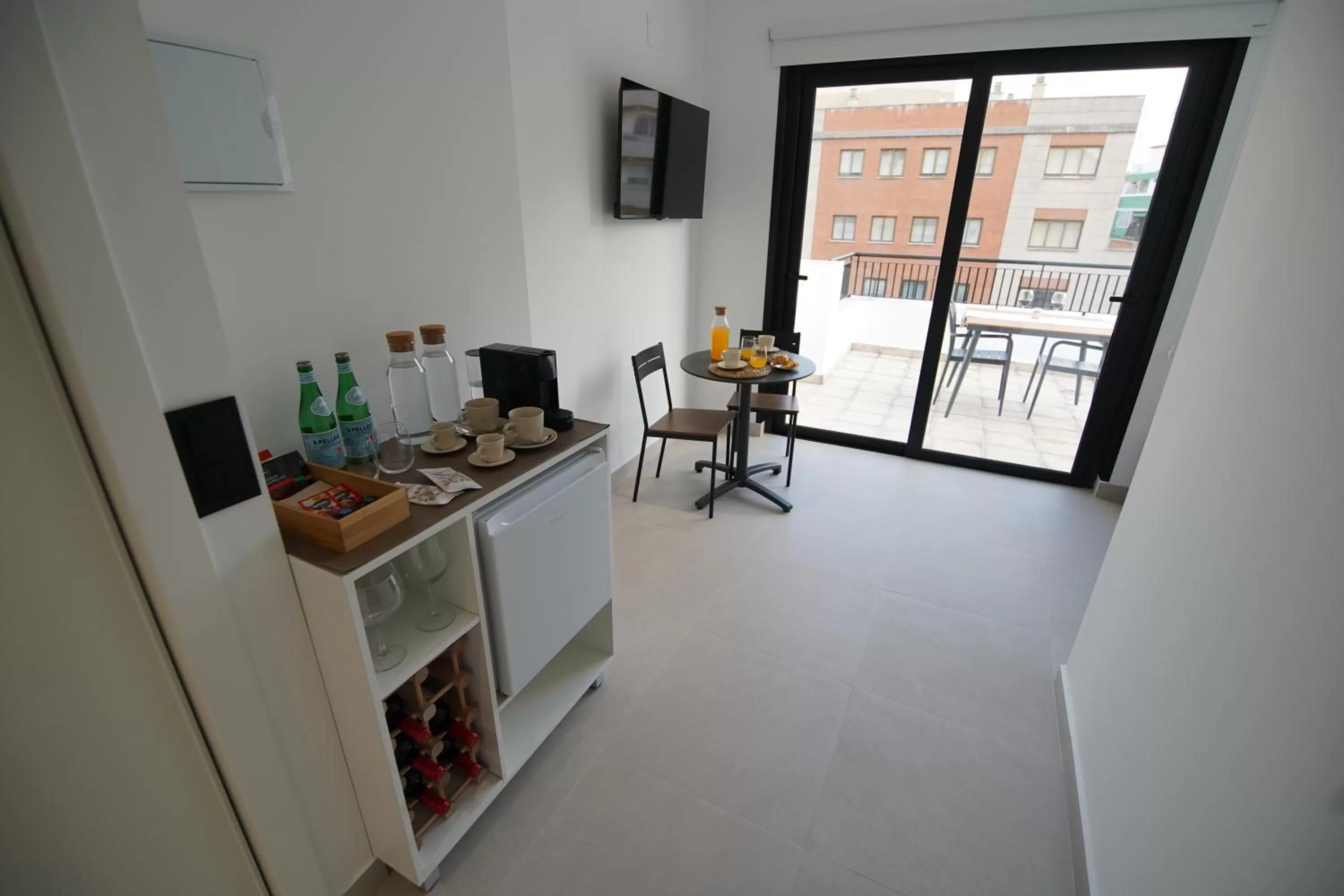 TV and multimedia in BET Apartments - Suites Puerto Valencia
