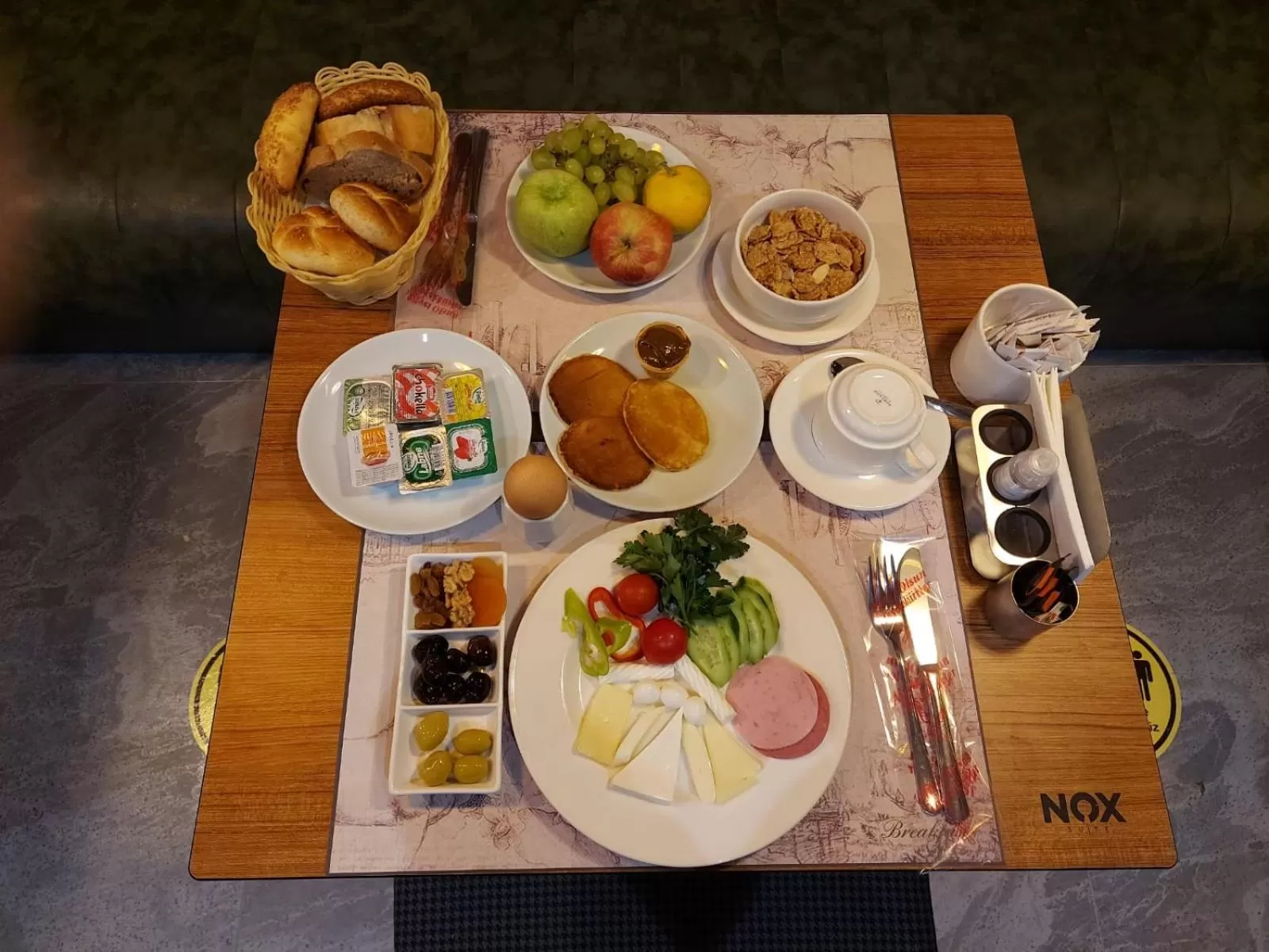 Breakfast in Nox Suite Rezidans