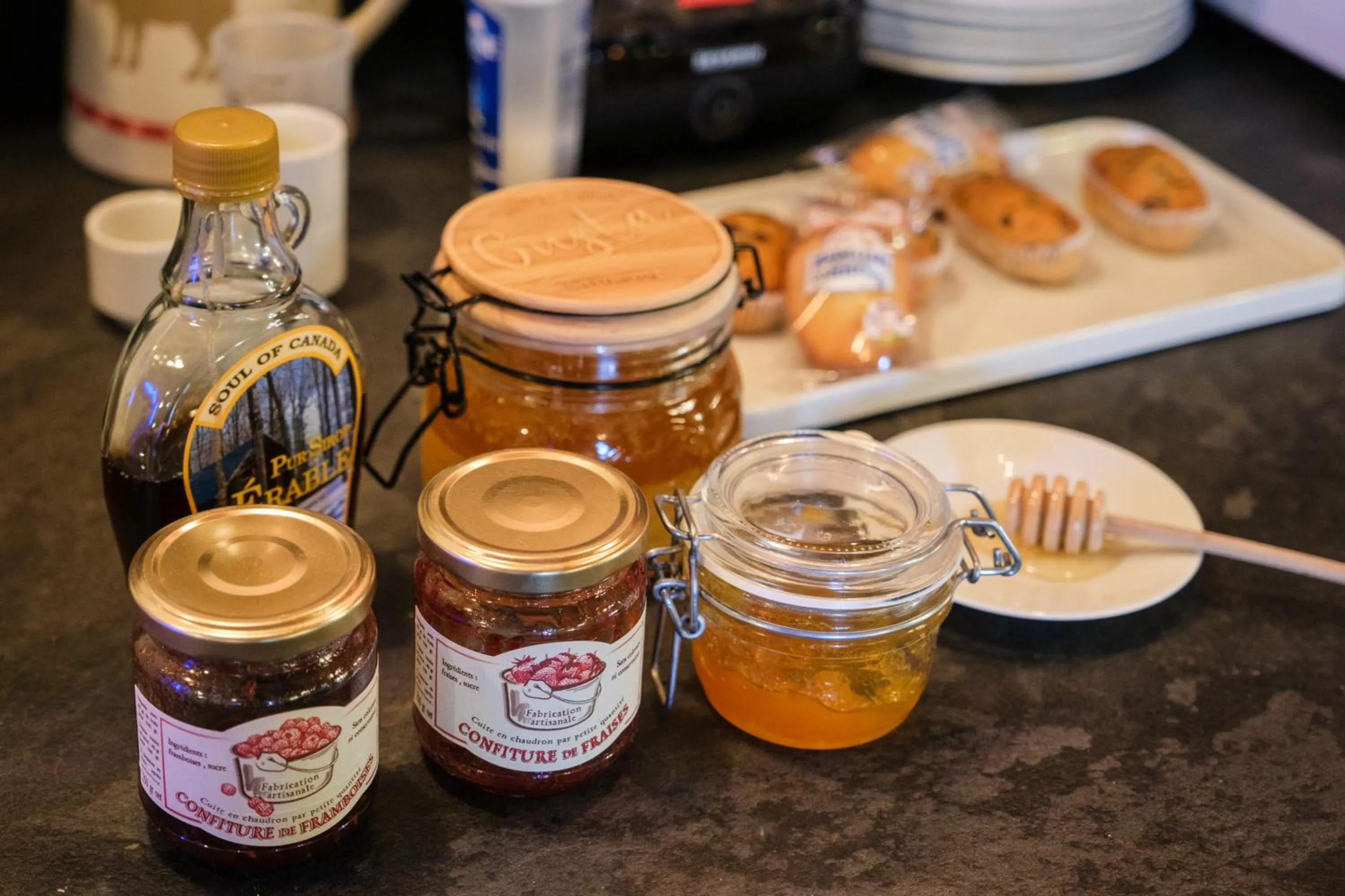 Breakfast in Cit'Hotel Le Montreal