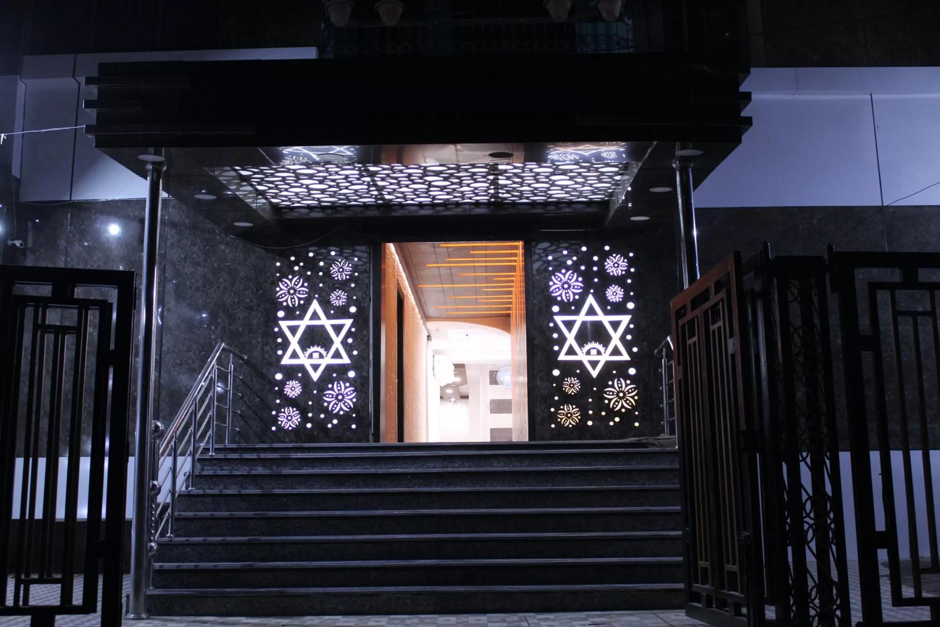 Property building in Citi Inn