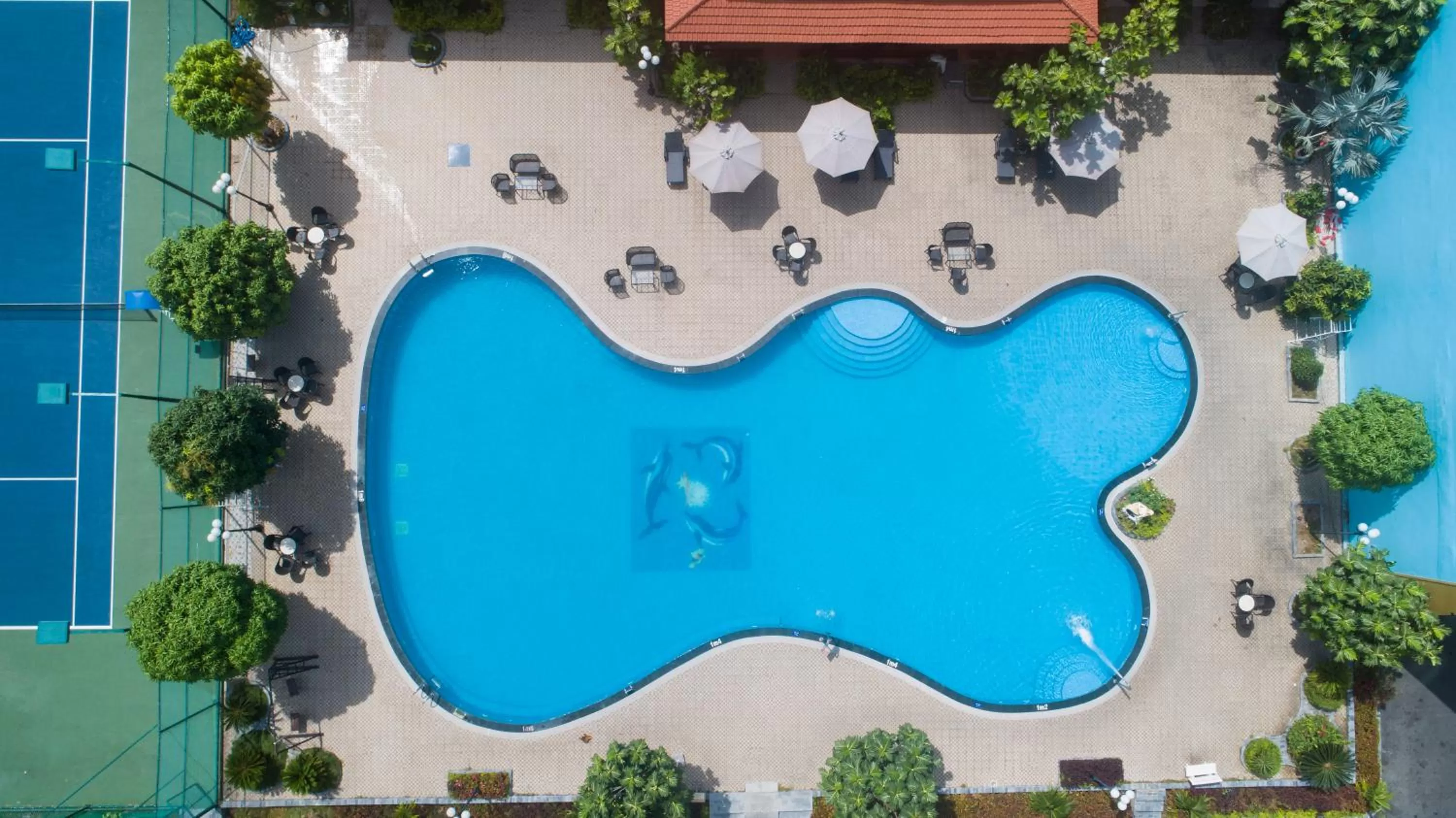 Swimming pool in Muong Thanh Luxury Ca Mau Hotel