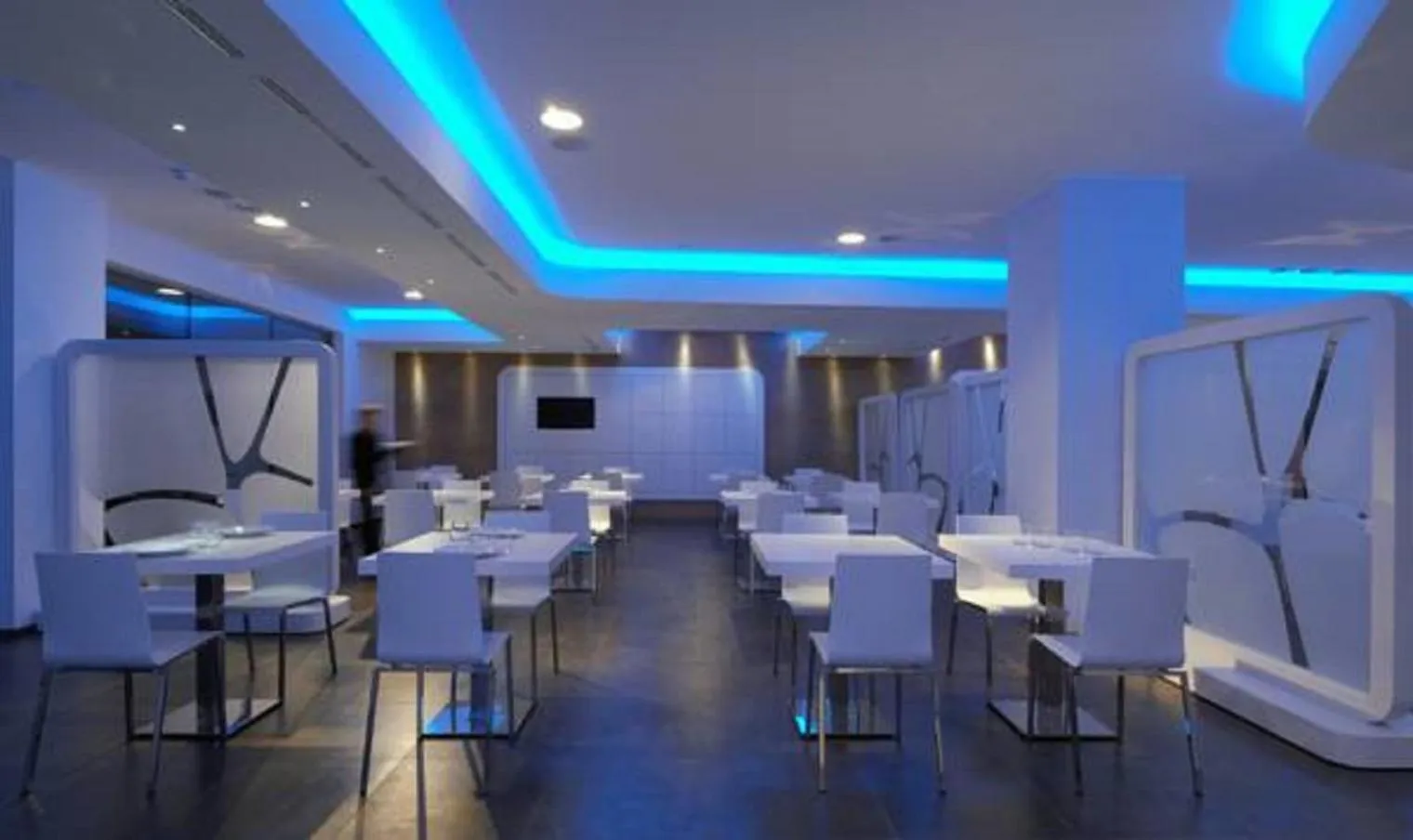 Restaurant/places to eat in A Point Arezzo Park Hotel