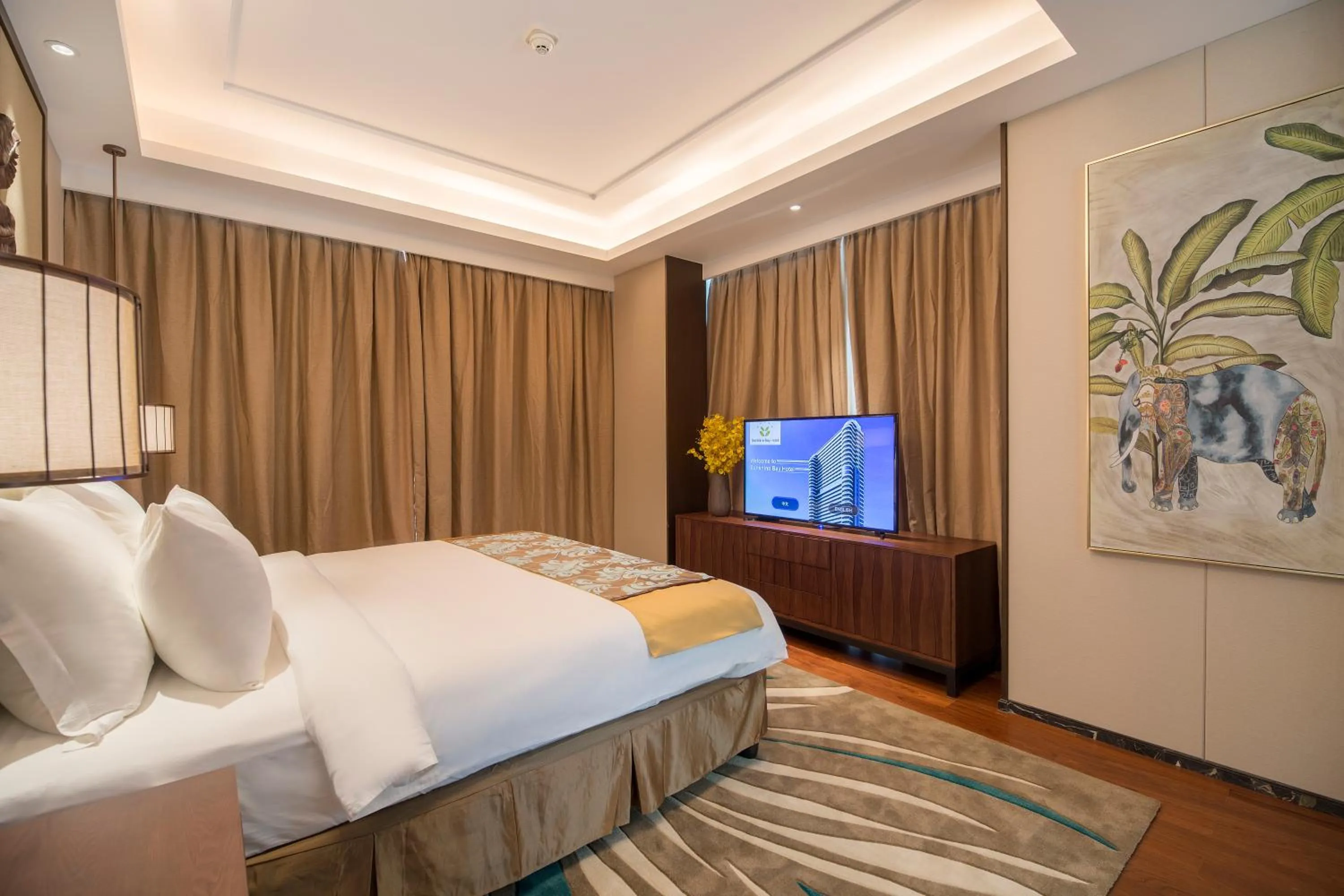 Bed in Sunshine Bay Hotel