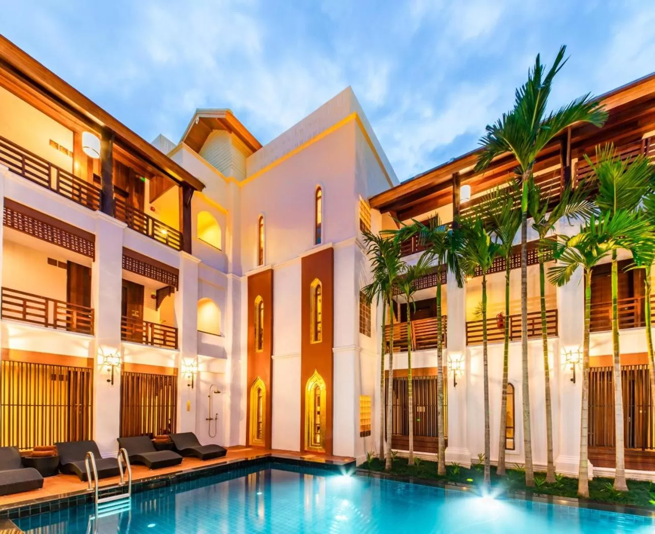 Swimming pool in Phra Singh Village