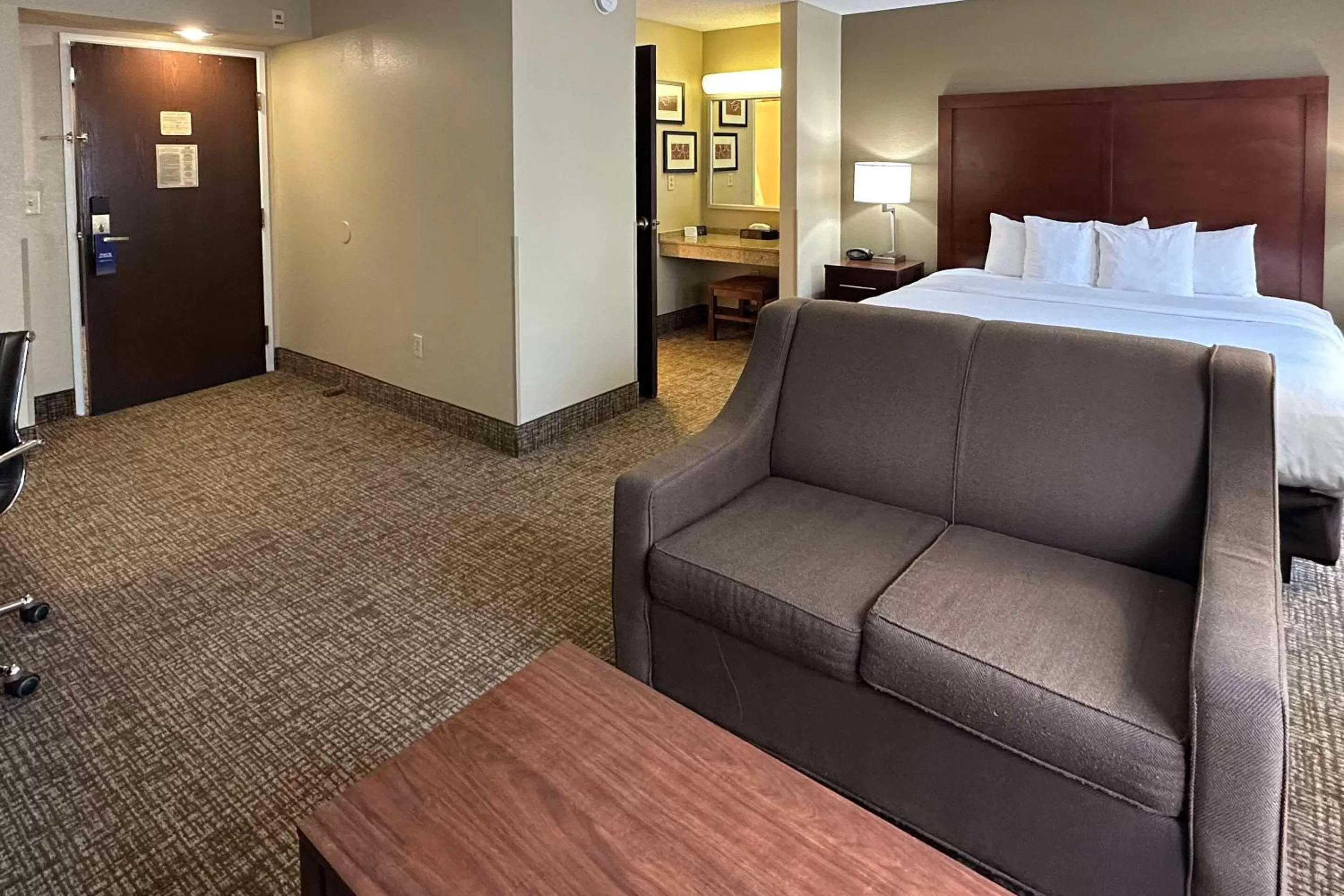 Bedroom, Bed in Charlotte Suites by IHG