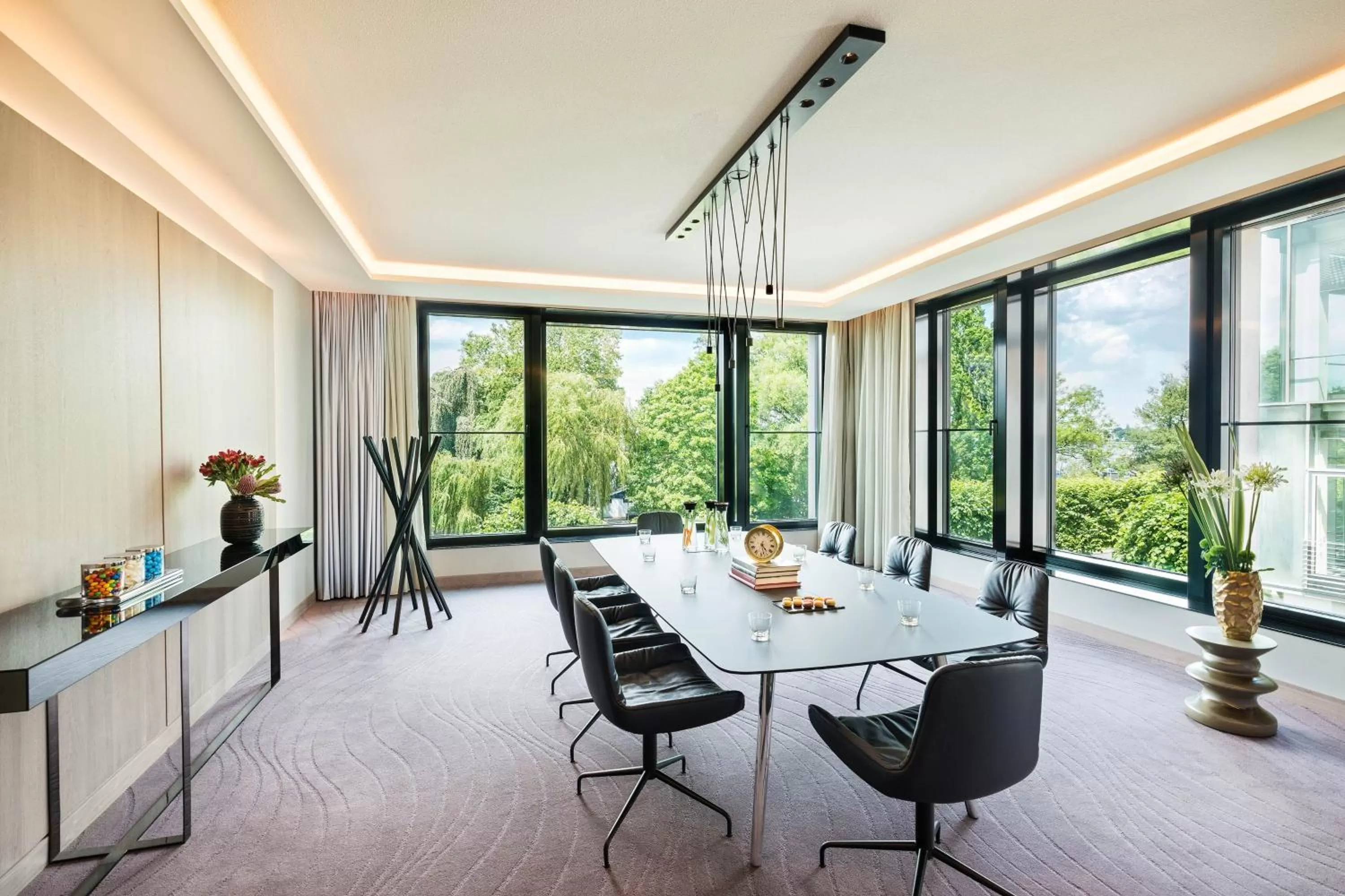 Meeting/conference room in Le Méridien Hamburg