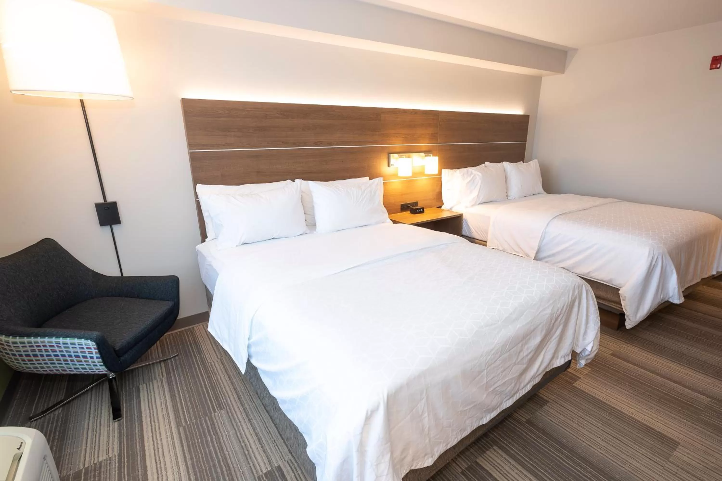 Photo of the whole room, Bed in Holiday Inn Express & Suites Iron Mountain by IHG