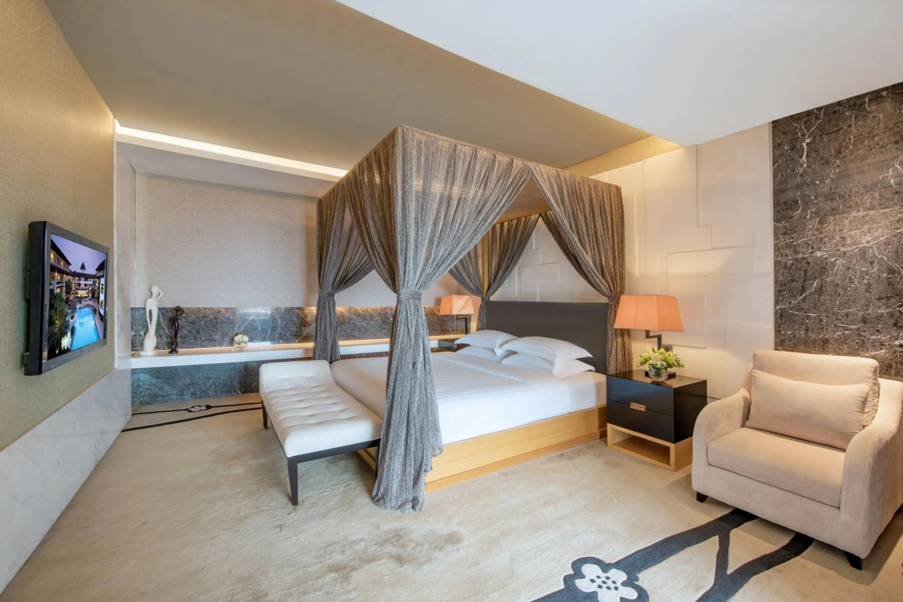 Bedroom, Bed in Mission Hills Hotel Resorts Shenzhen