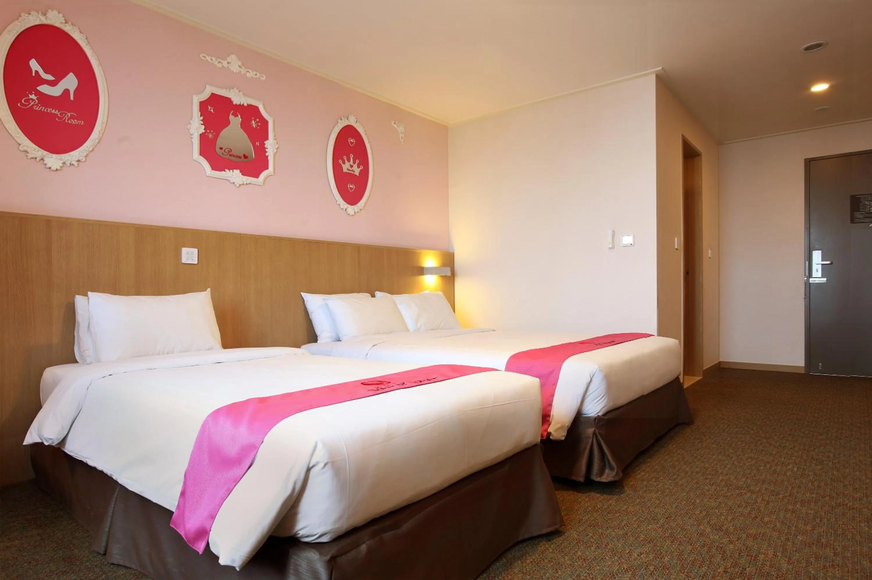 Bedroom, Bed in Hotel Skypark Jeju 1 Newly renovated