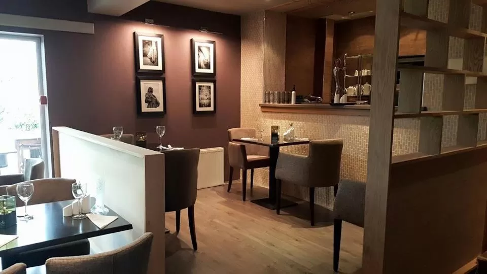 Restaurant/places to eat in The Fairburn Hotel