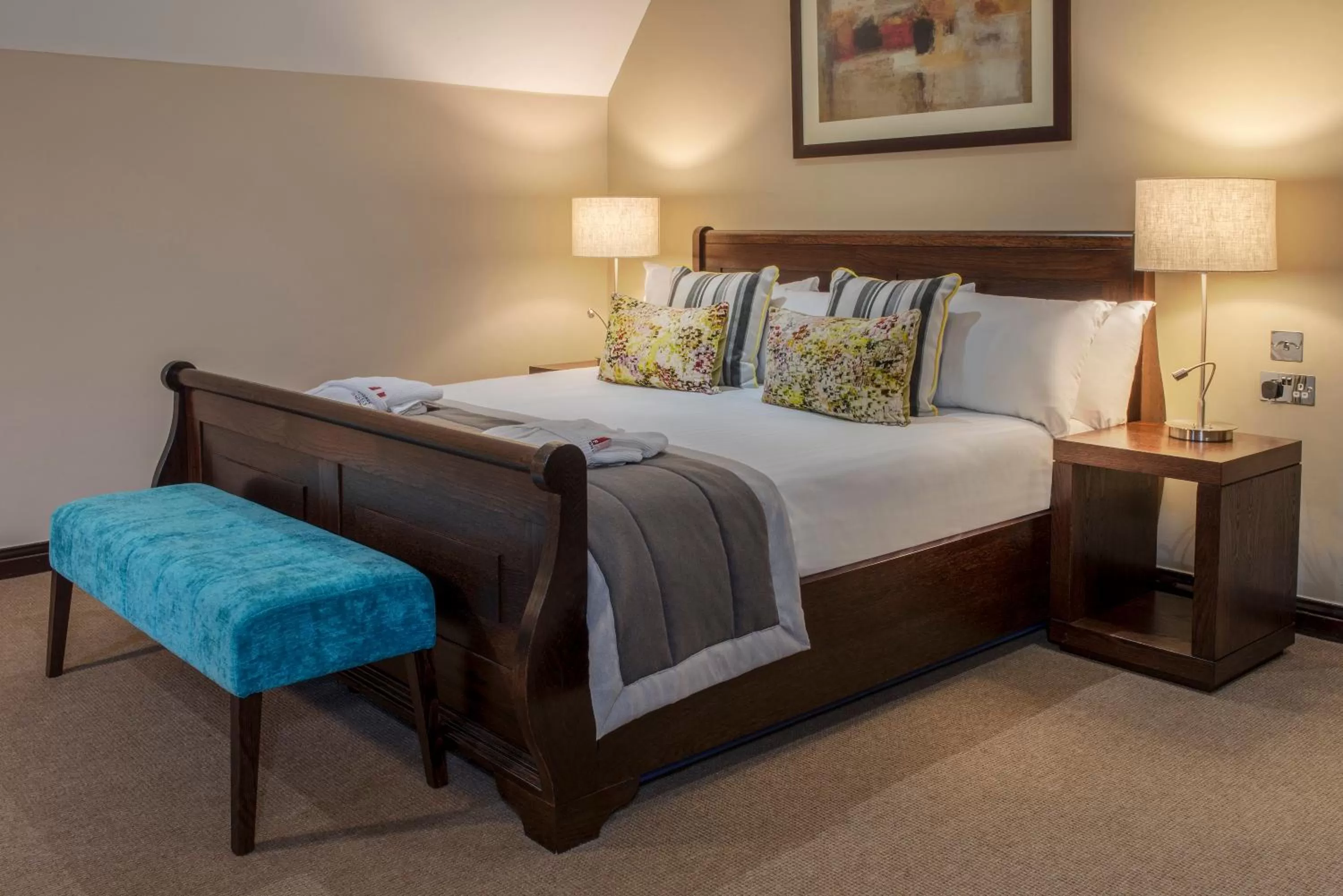 Photo of the whole room, Bed in voco Oxford Spires by IHG