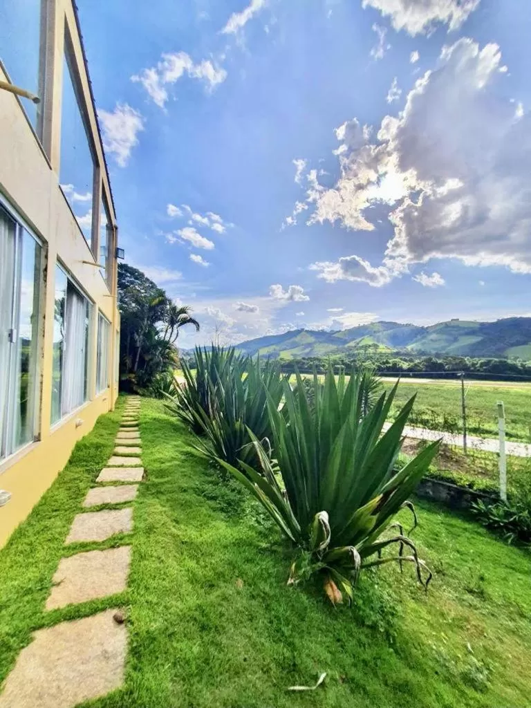 Property building, Garden in Pousada Le Sapê